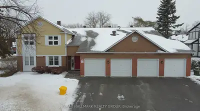 Condo Apartment in Kanata