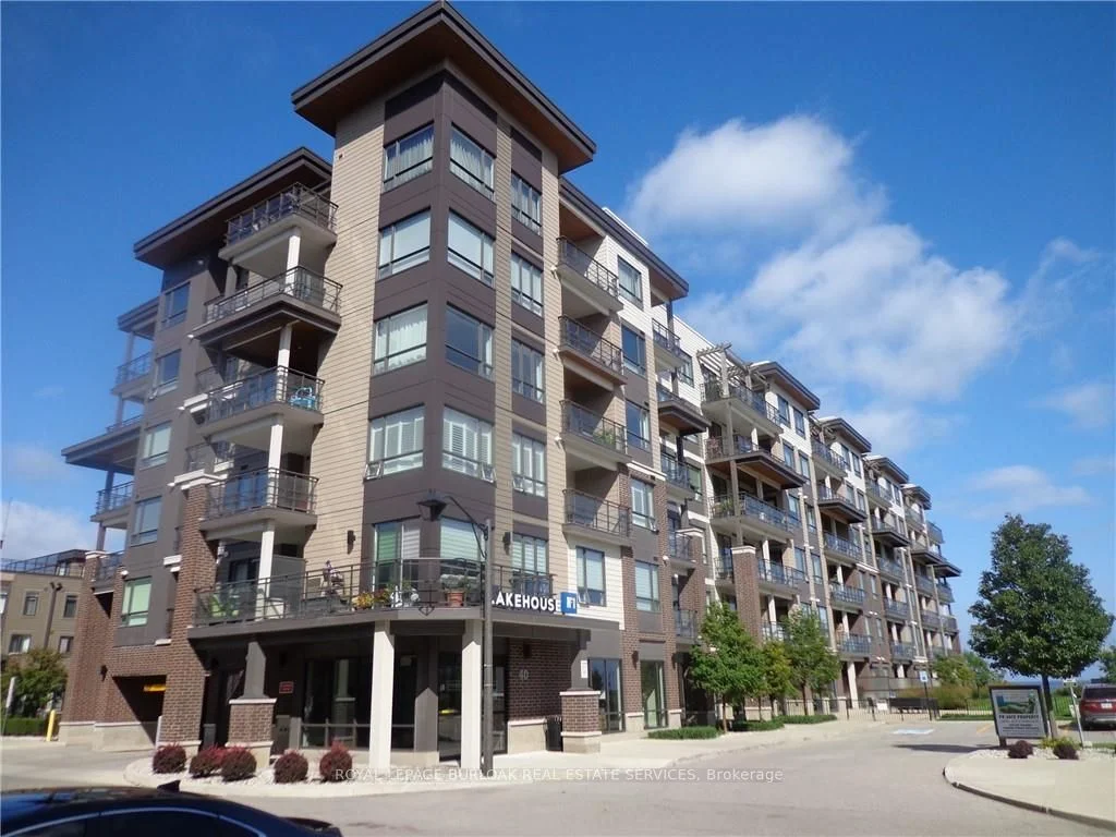 Condo Apartment in Grimsby
