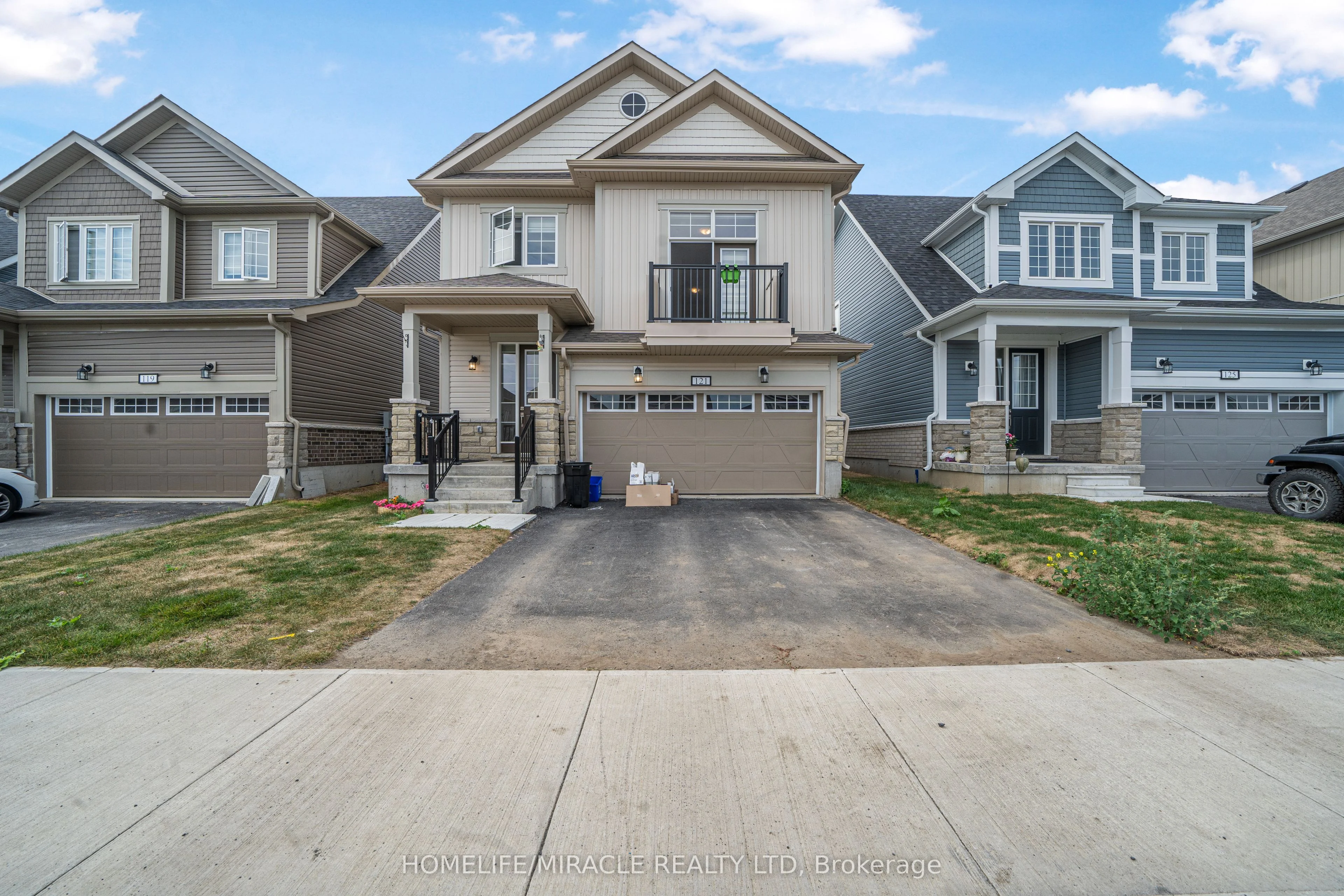121 Oakmont Drive, Loyalist, On K0h 1g0