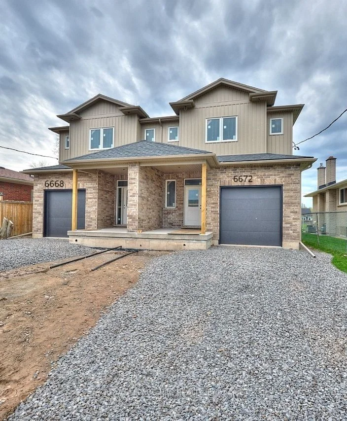 Semi-Detached in Niagara Falls