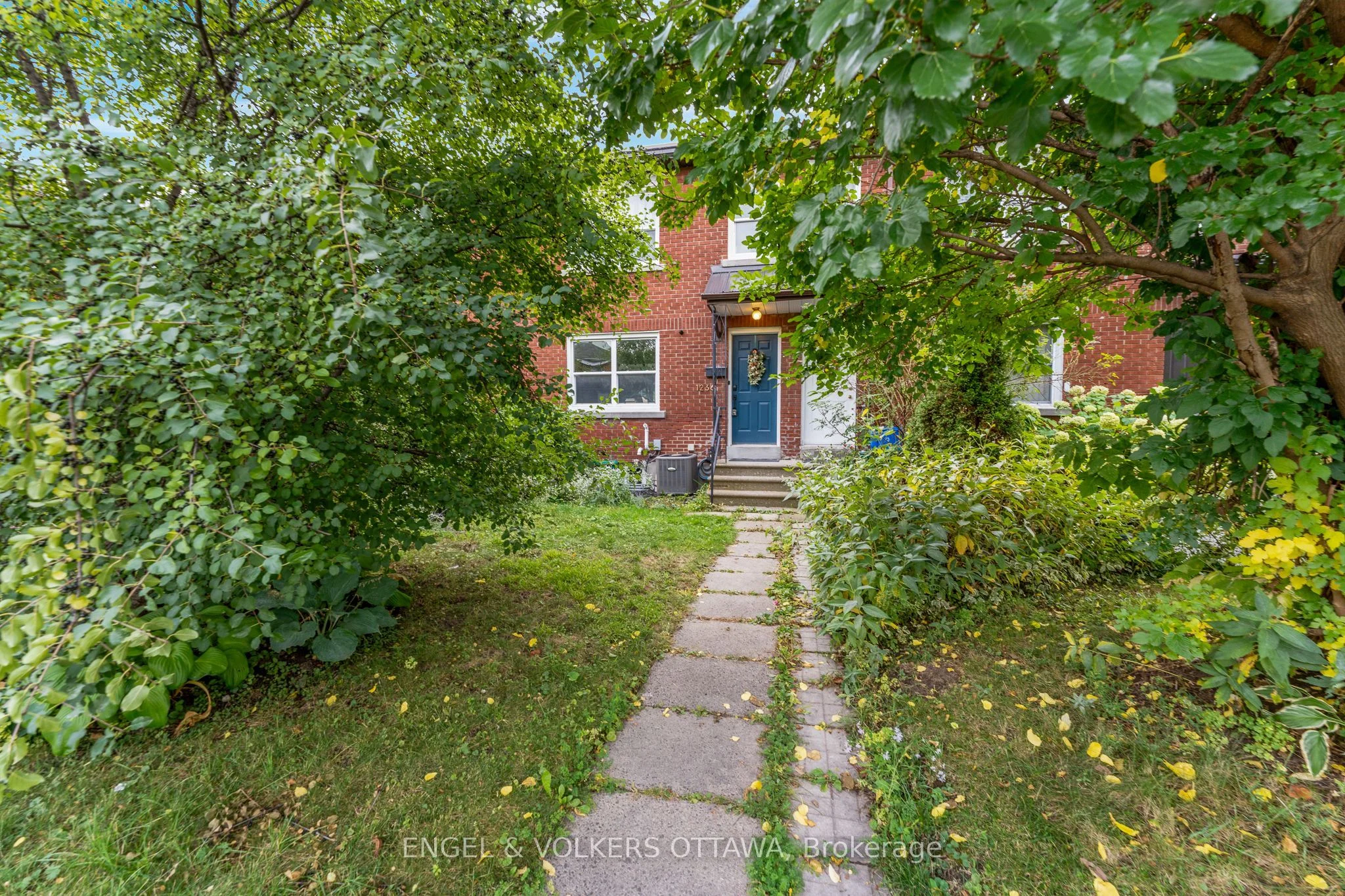1236 Summerville Avenue, Carlington - Central Park, ON K1Z 8G5