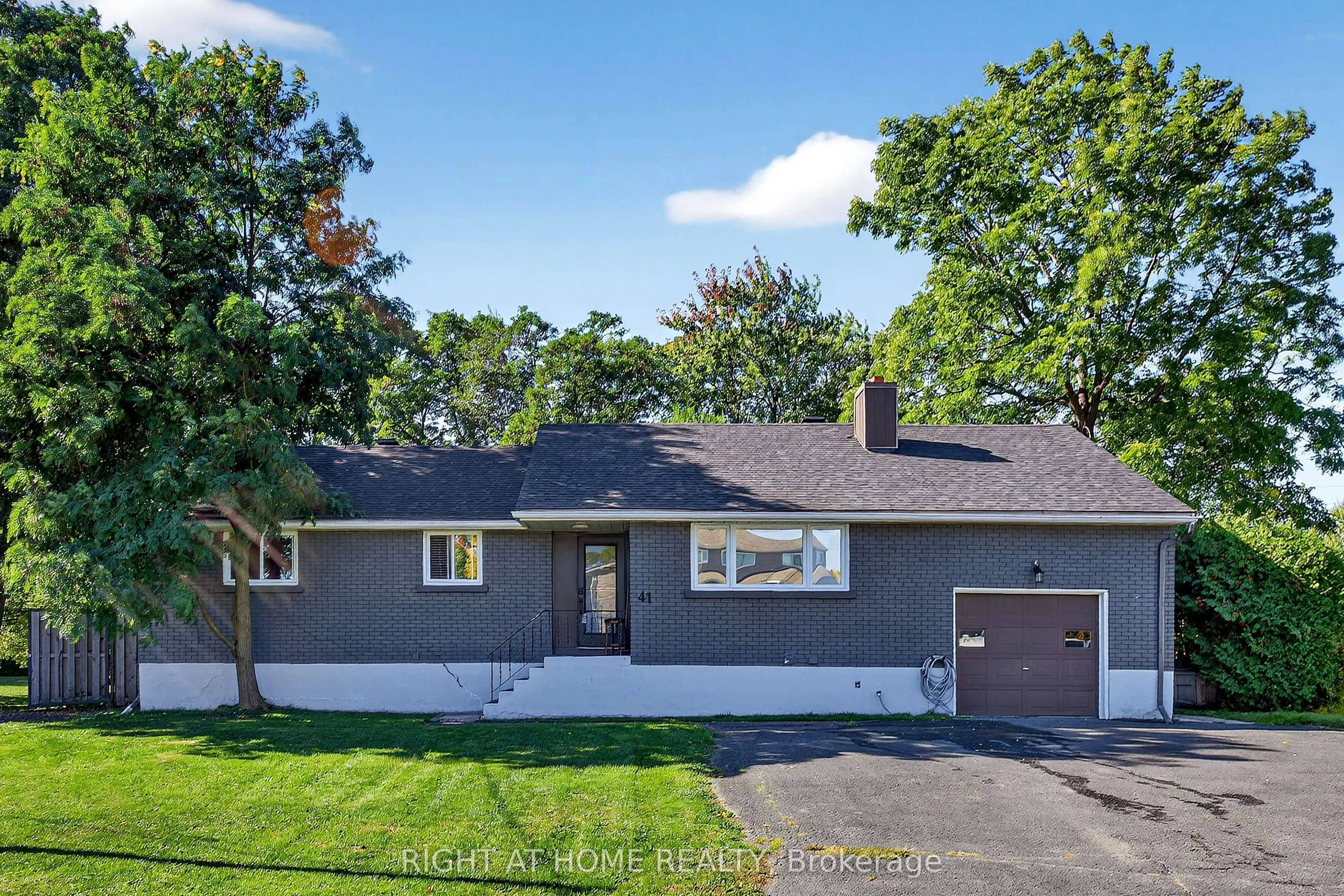 41 Donna Street B, Meadowlands - Crestview and Area, ON K2G 2V5