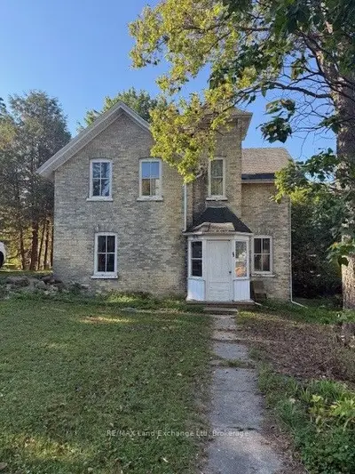 Detached in North Huron
