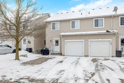 Att/Row/Townhouse in Guelph/Eramosa
