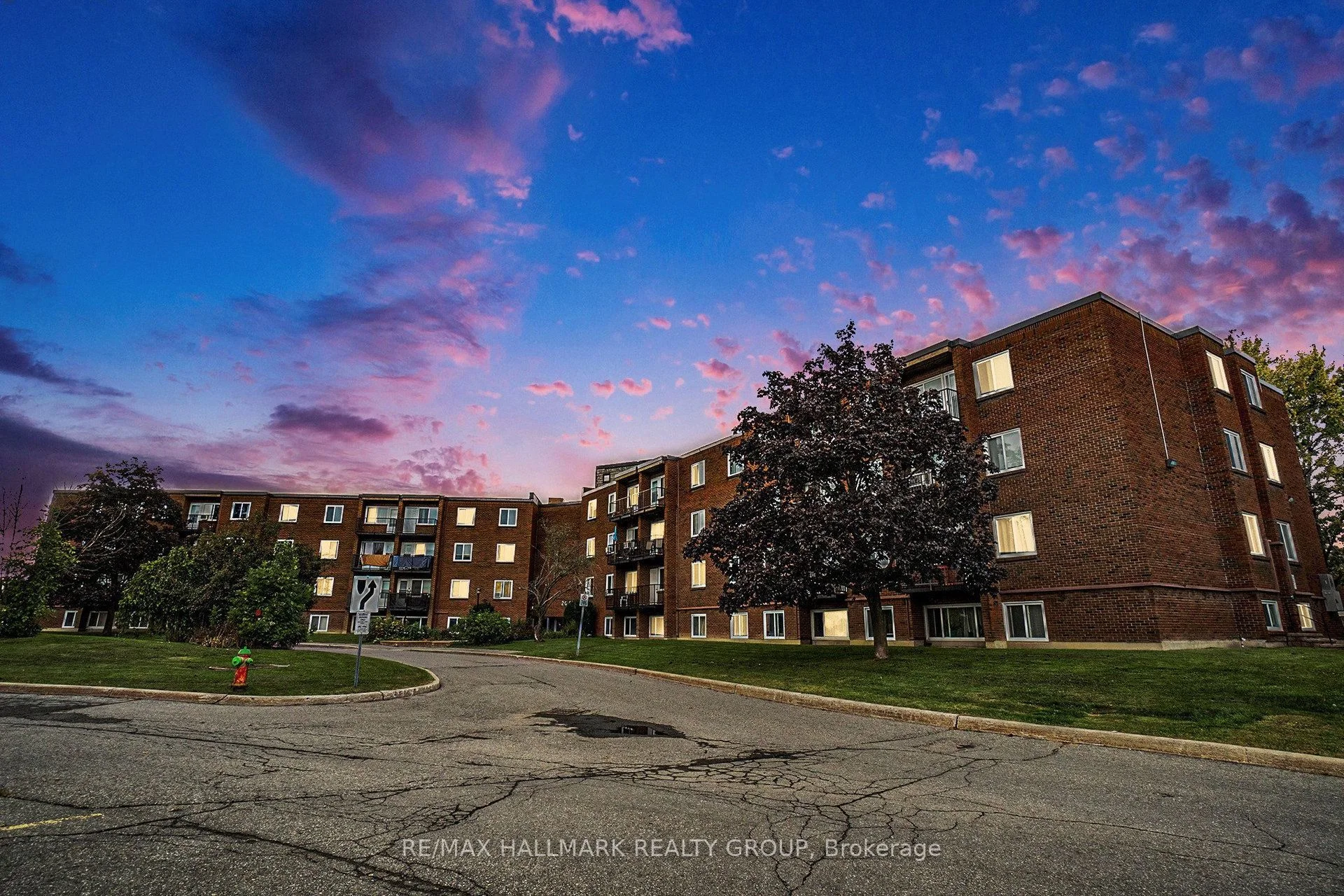 2041 Arrowsmith Drive 203C, Beacon Hill North - South and Area, ON K1J 7V7