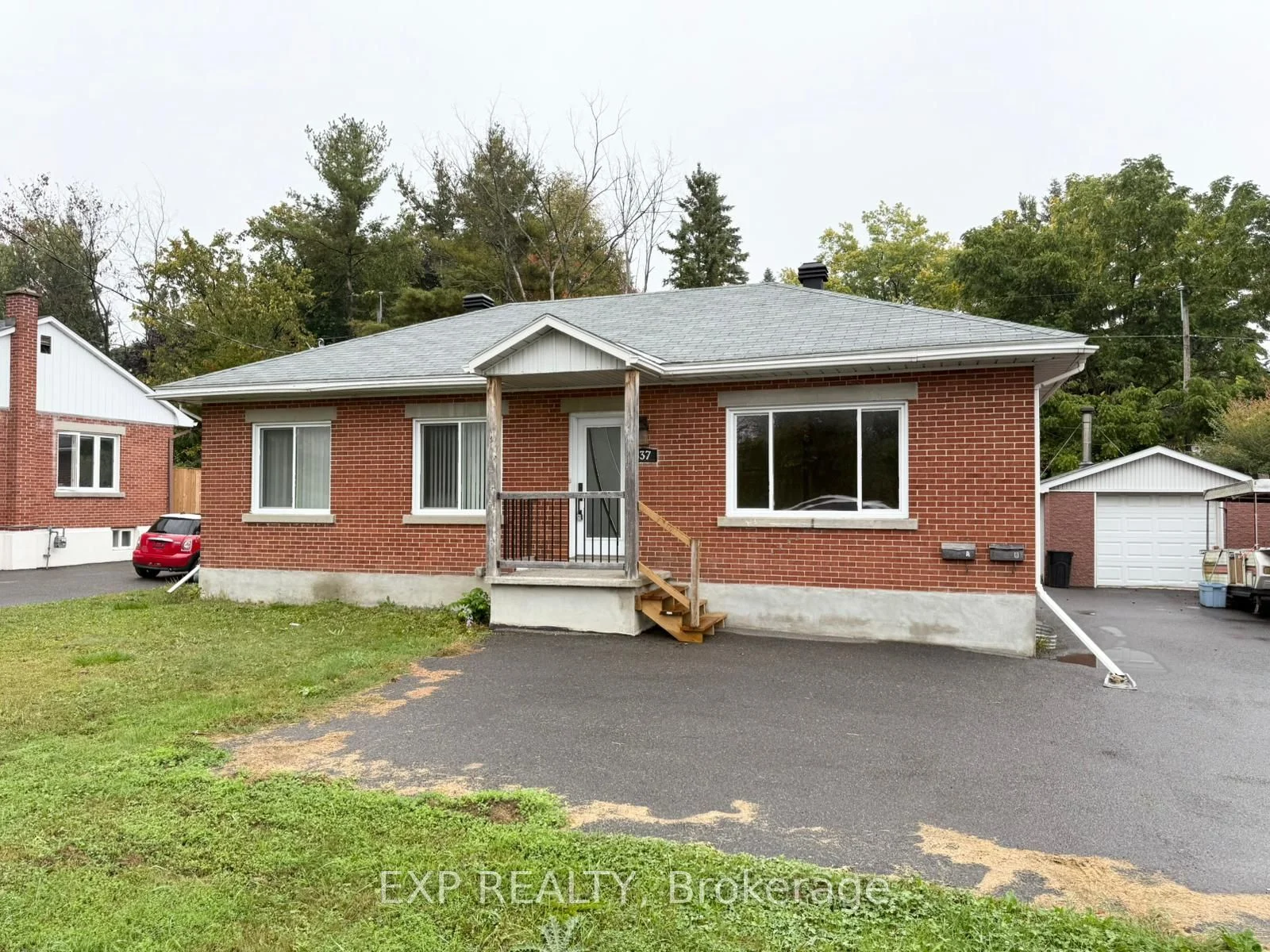 837 Blair Road Unit A, Beacon Hill North - South and Area, ON K1J 7M6