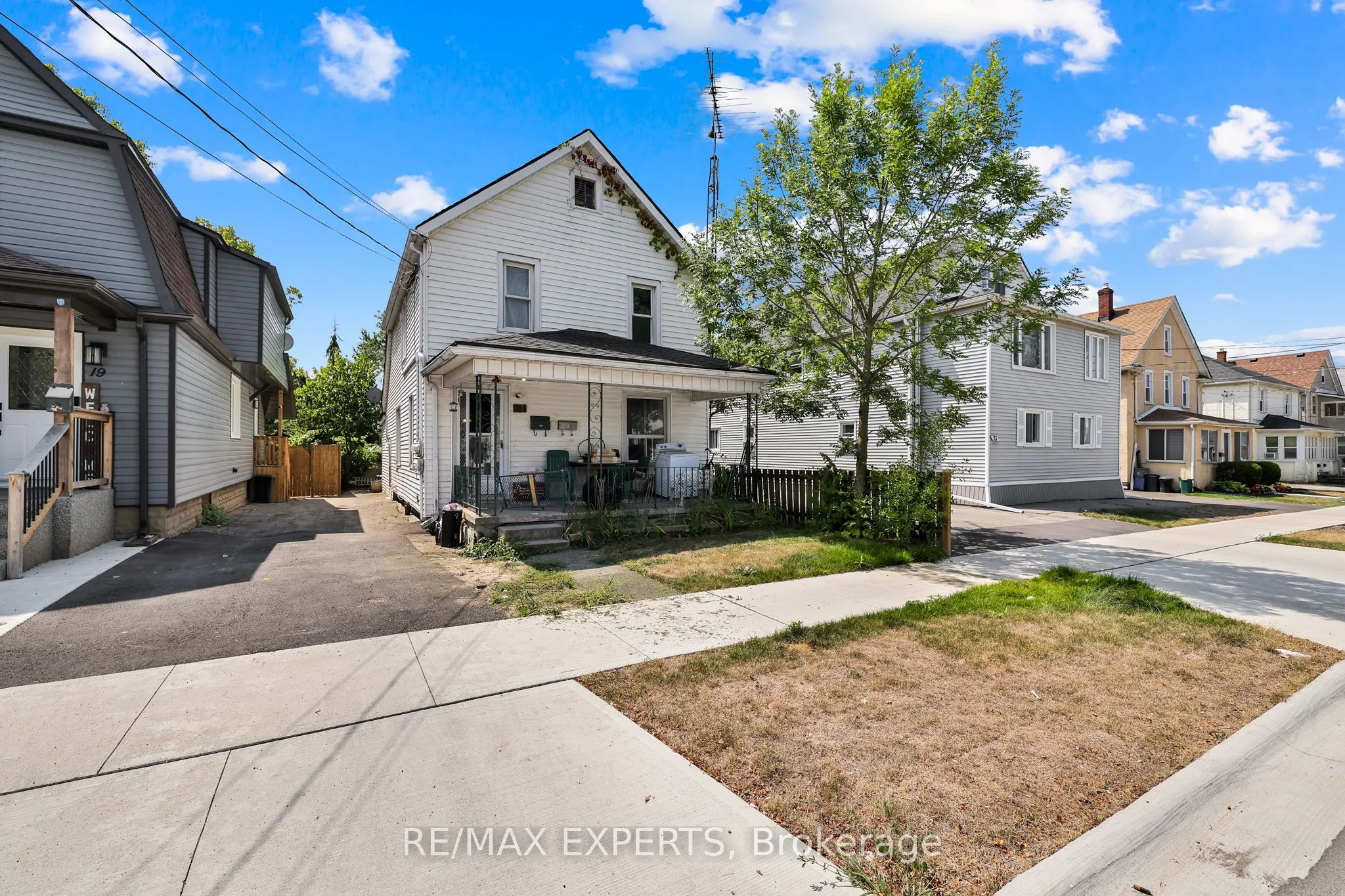 21 Fifth Street, Welland, On L3b 4z4
