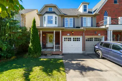 Att/Row/Townhouse in Hamilton