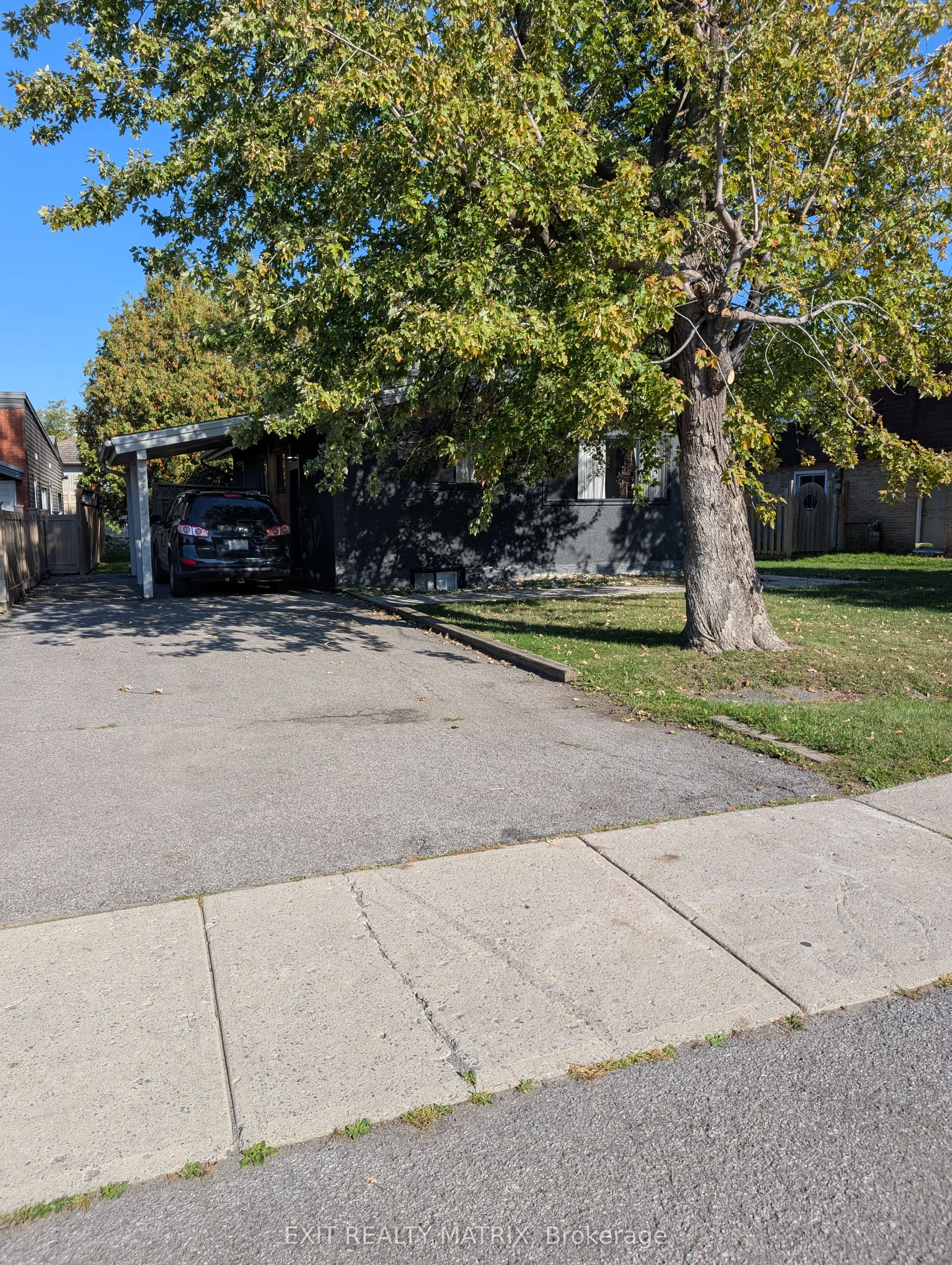1415 Maxime Road, Cyrville - Carson Grove - Pineview, ON K1B 4E7
