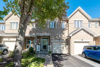 Att/Row/Townhouse in Kanata