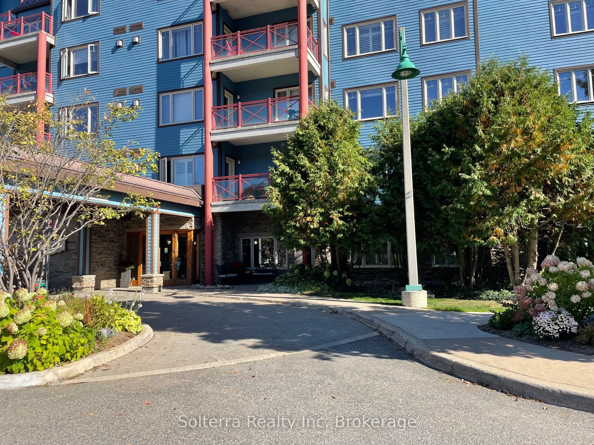 130 Steamship Bay Road Unit #208, Gravenhurst, ON P1P 1Z9
