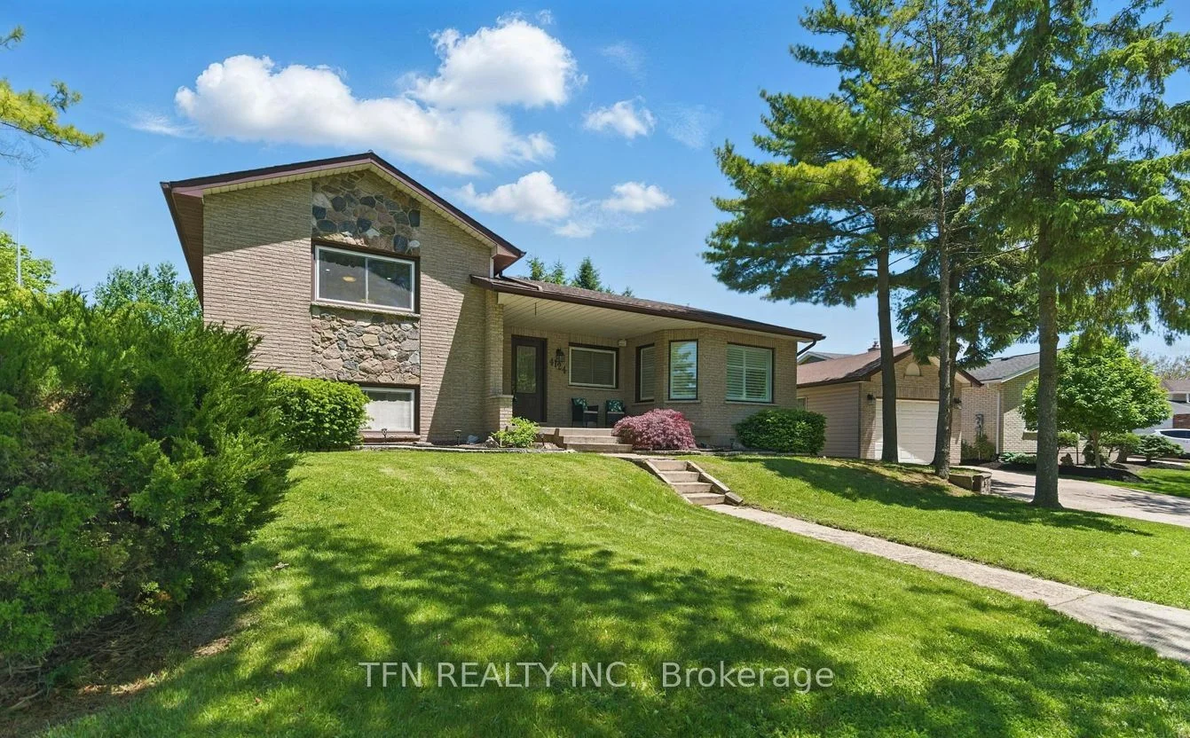 Detached in Niagara Falls