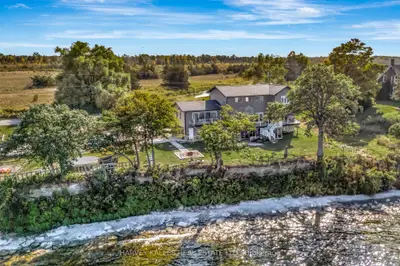 Detached in Prince Edward County