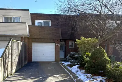 Att/Row/Townhouse in Hamilton