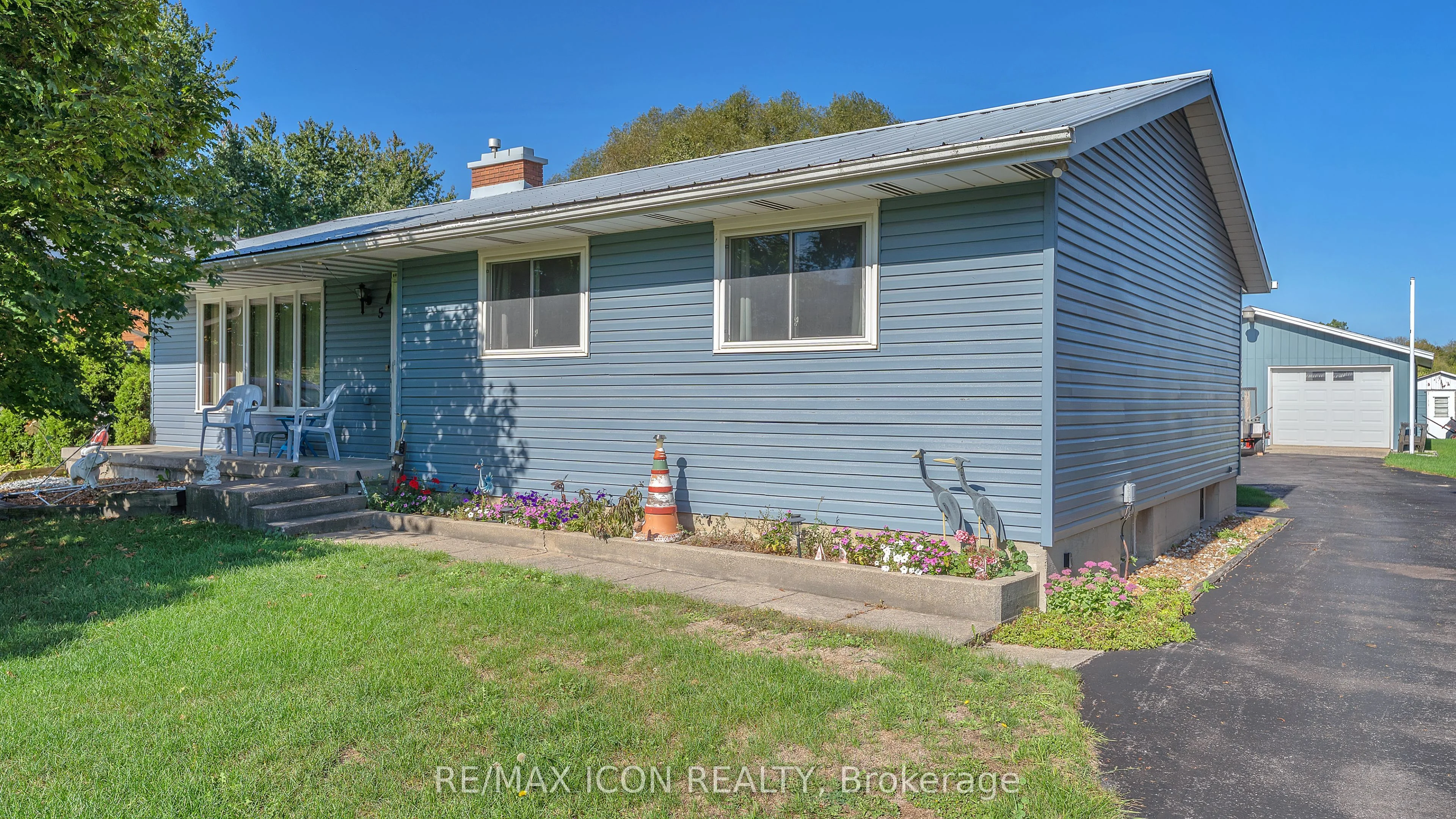 8274 Burwell Road, Lambton Shores, On N0m 1t0