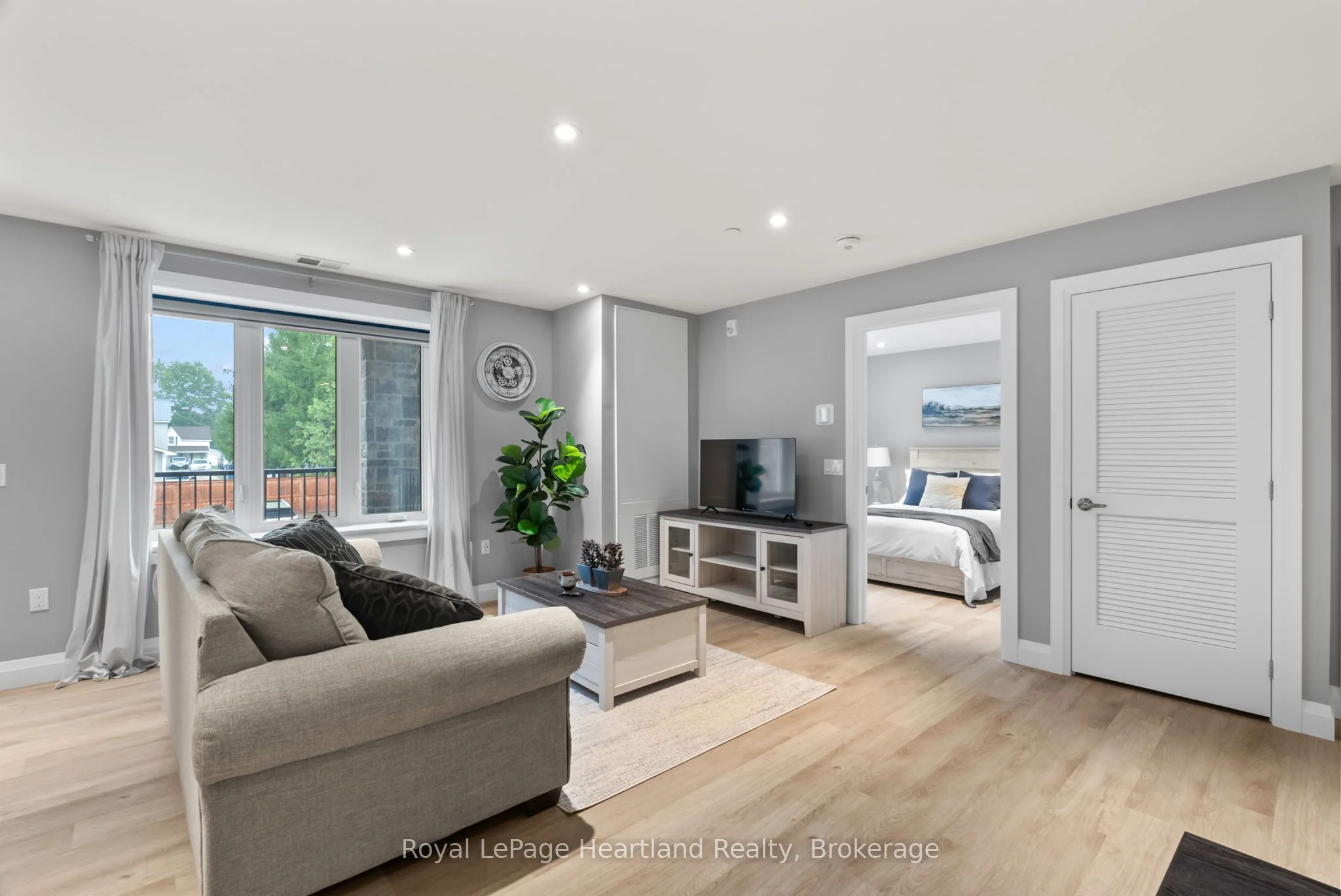 Condo Apartment in North Huron