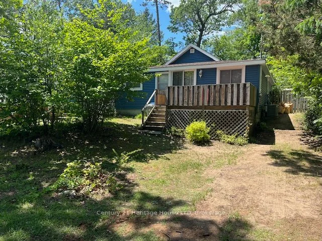 29 Elmwood Avenue, Lambton Shores, ON N0M 1T0