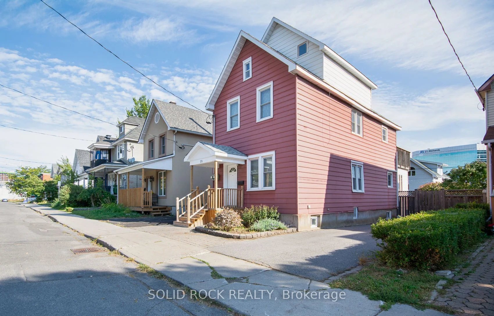 25 Champagne Avenue S, Dows Lake - Civic Hospital and Area, ON K1S 4P1