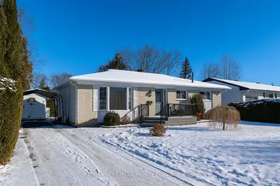 Detached in South of Baseline to Knoxdale