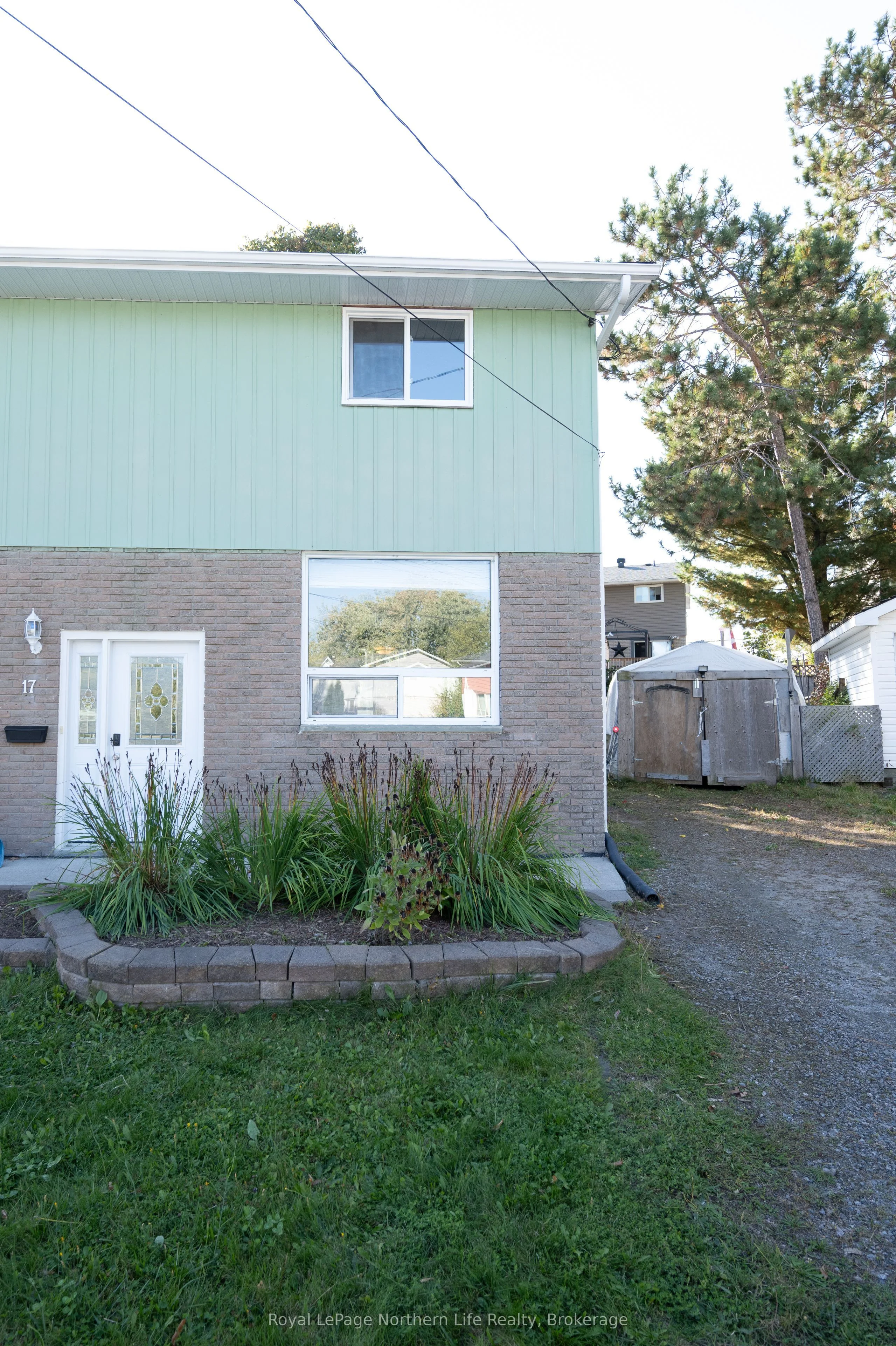17 Arthur Court, North Bay, ON P1A 3K1