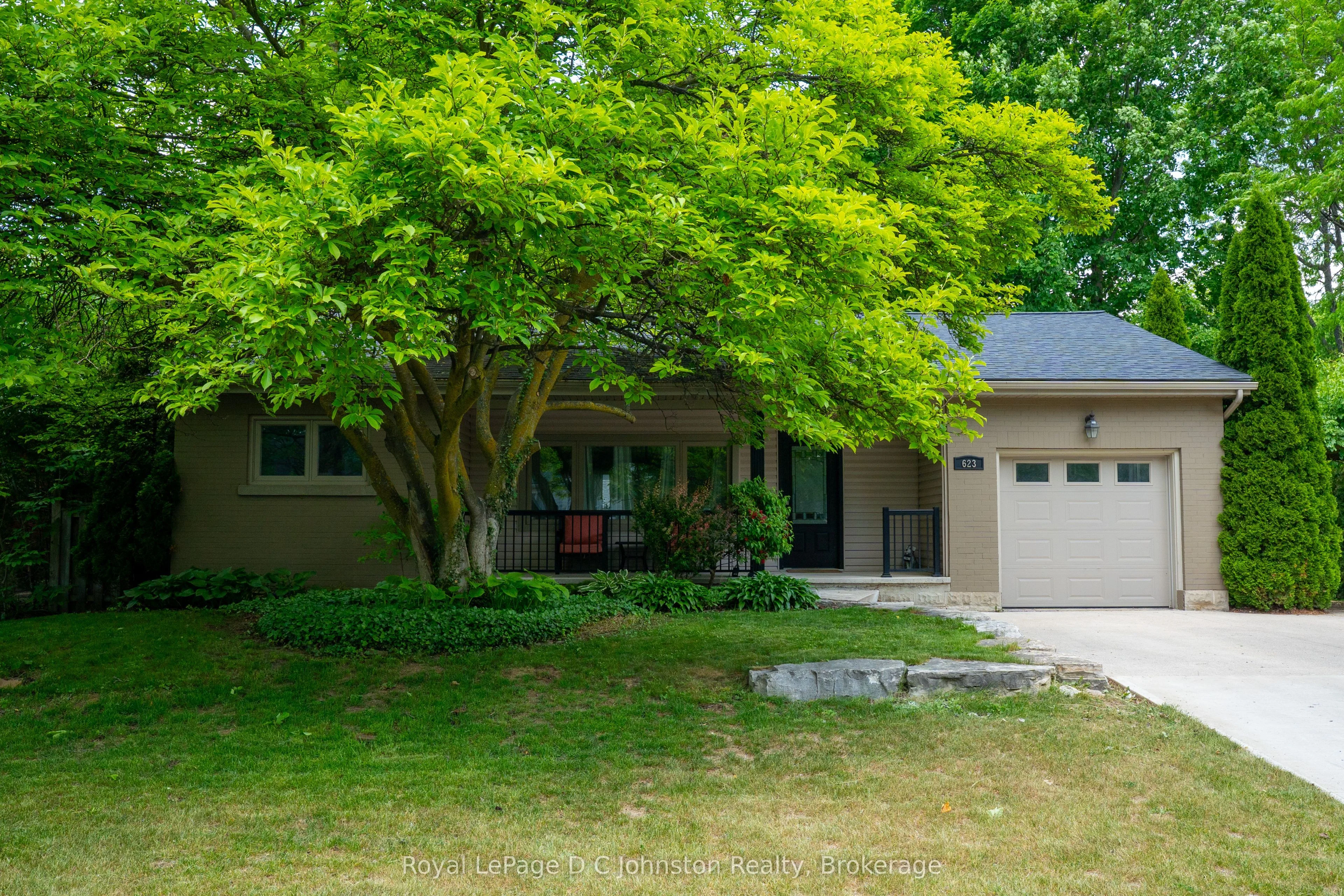 623 Louis Street E, Saugeen Shores, ON N0H 2C4
