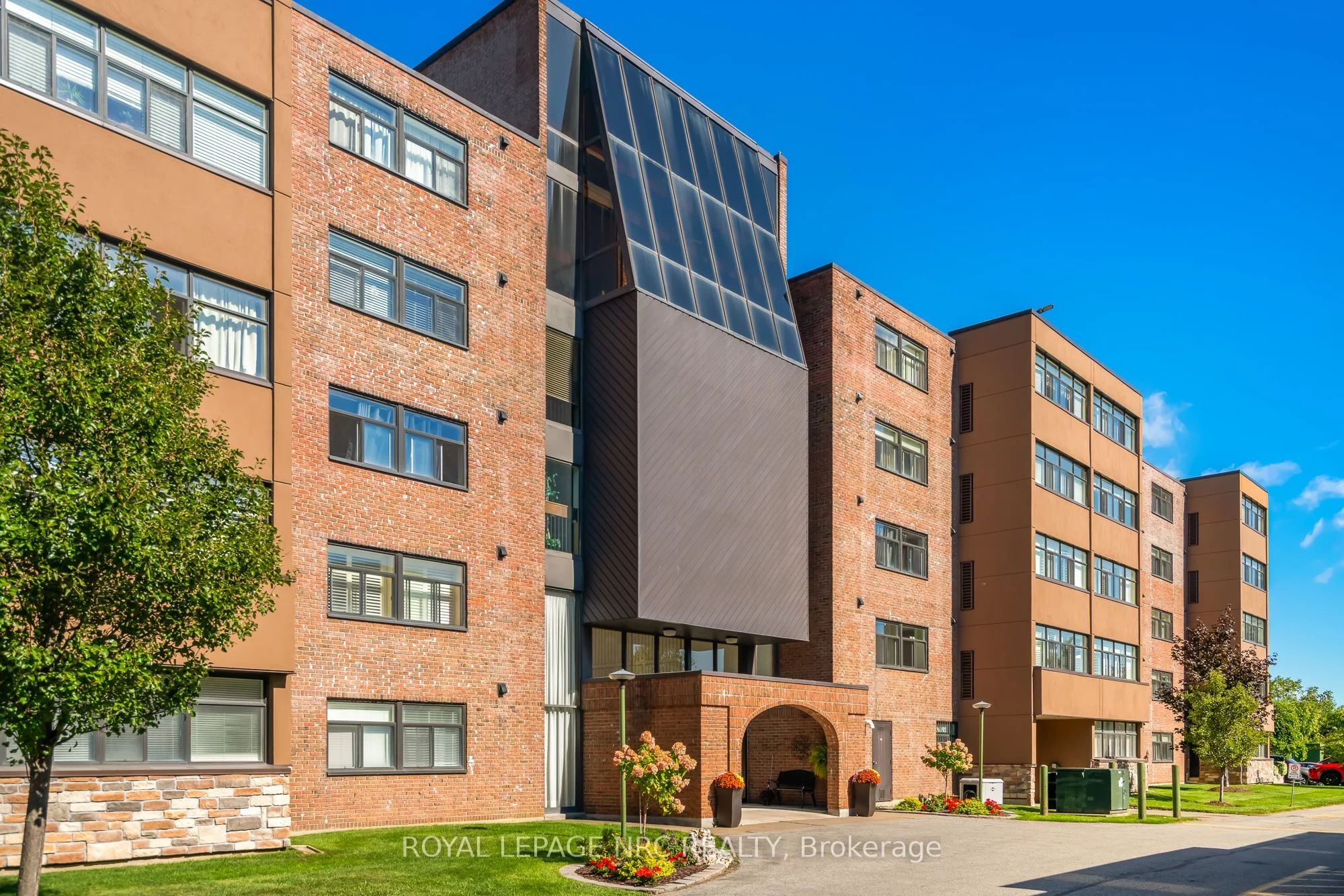 276 Oakdale Avenue 201, St. Catharines, ON L2P 3S5