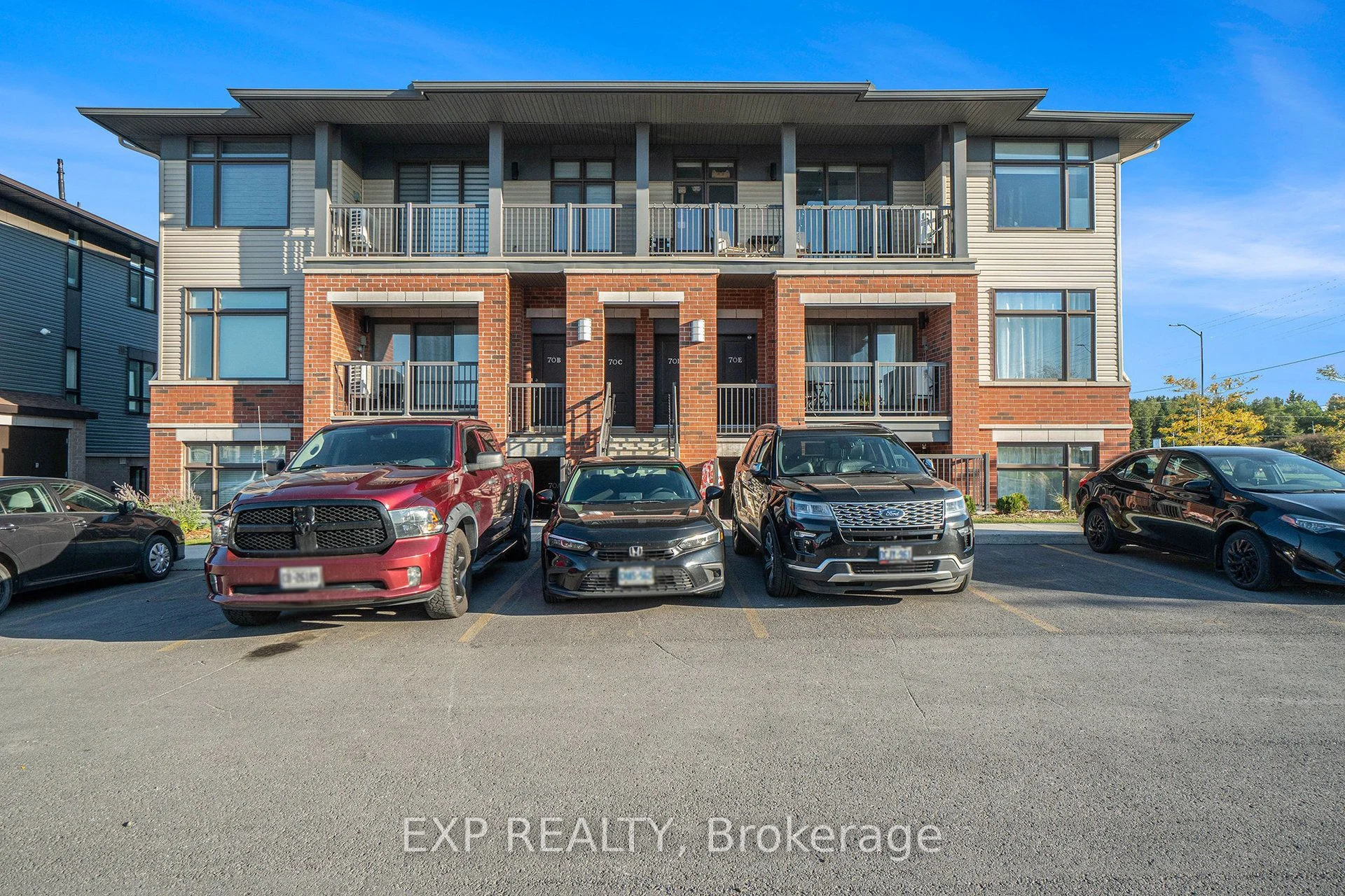 Condo Apartment in Kanata