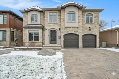 Detached in Alta Vista and Area