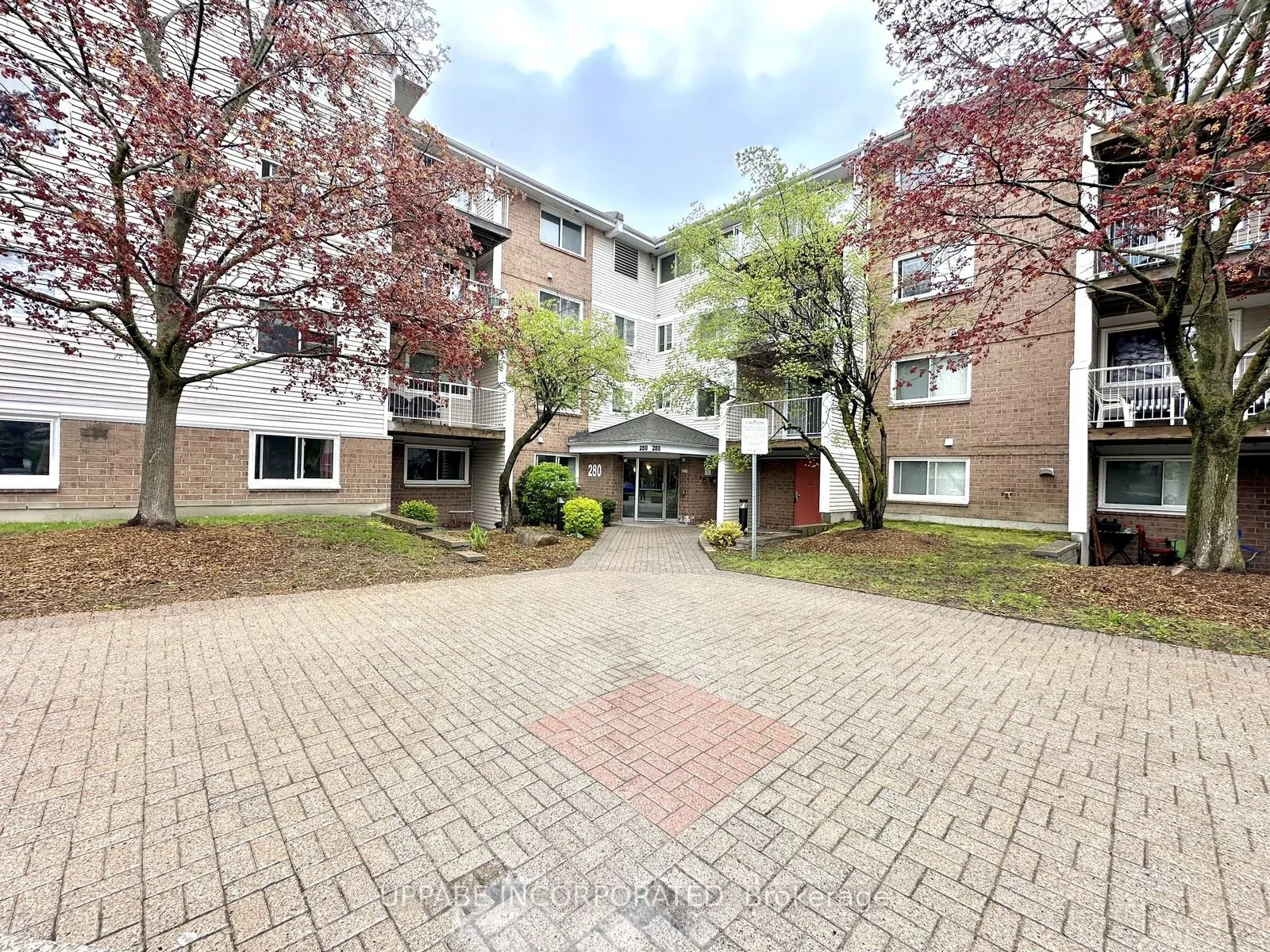 280 Brittany Drive 306, Manor Park - Cardinal Glen and Area, ON K1K 4M4