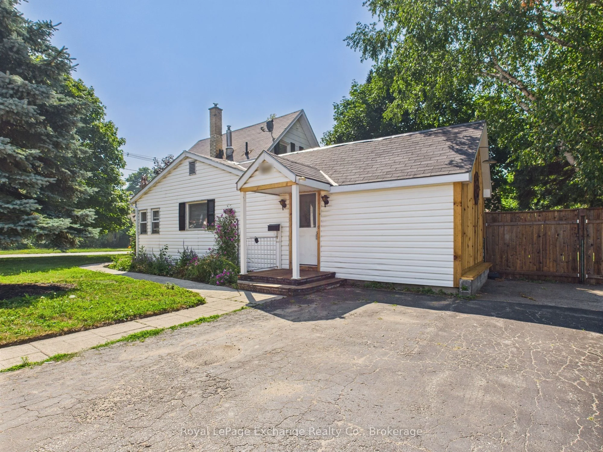 557 Market Street, Saugeen Shores, ON N0H 2C4