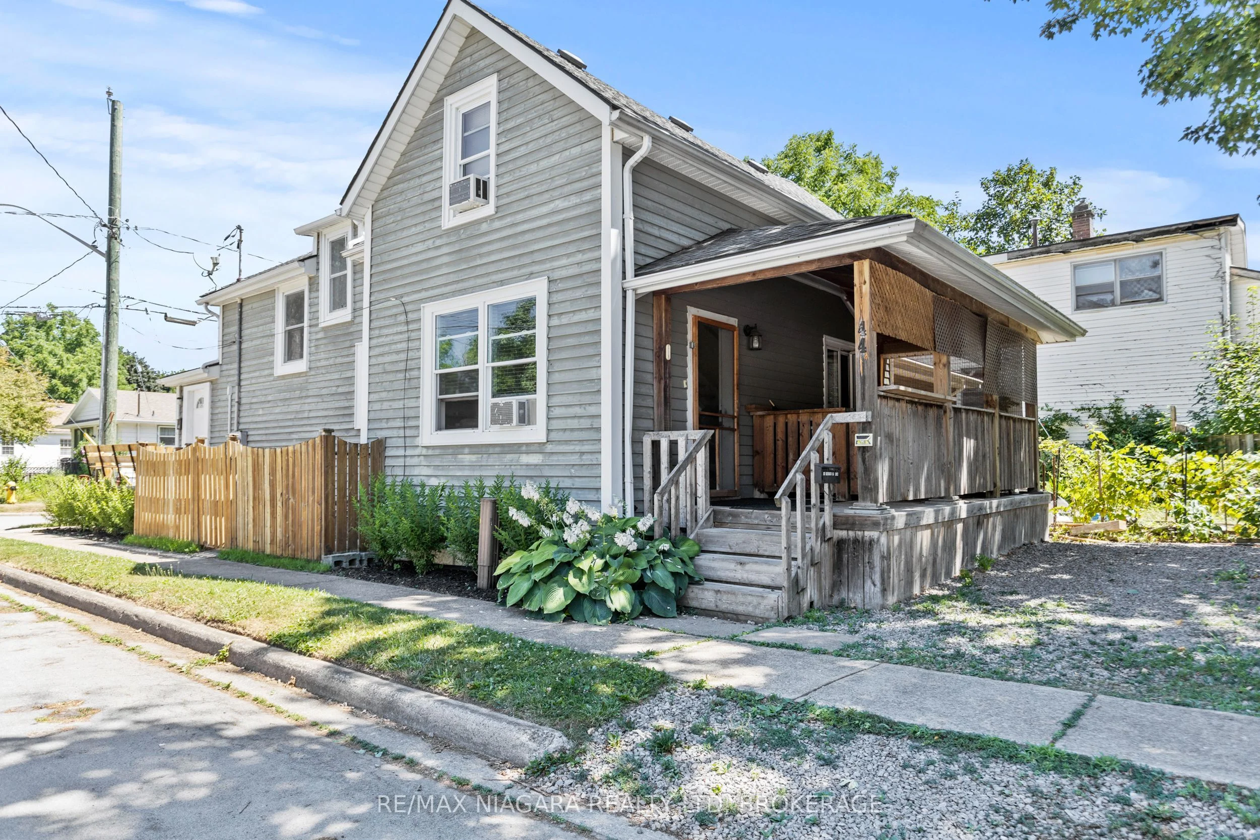 44 Forsythe Street, Fort Erie, ON L2A 1X2