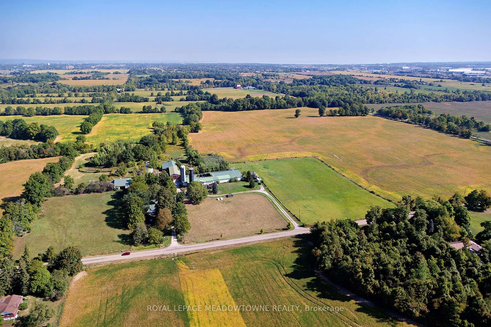 7166 English Church Road E, Hamilton, ON L0R 1W0