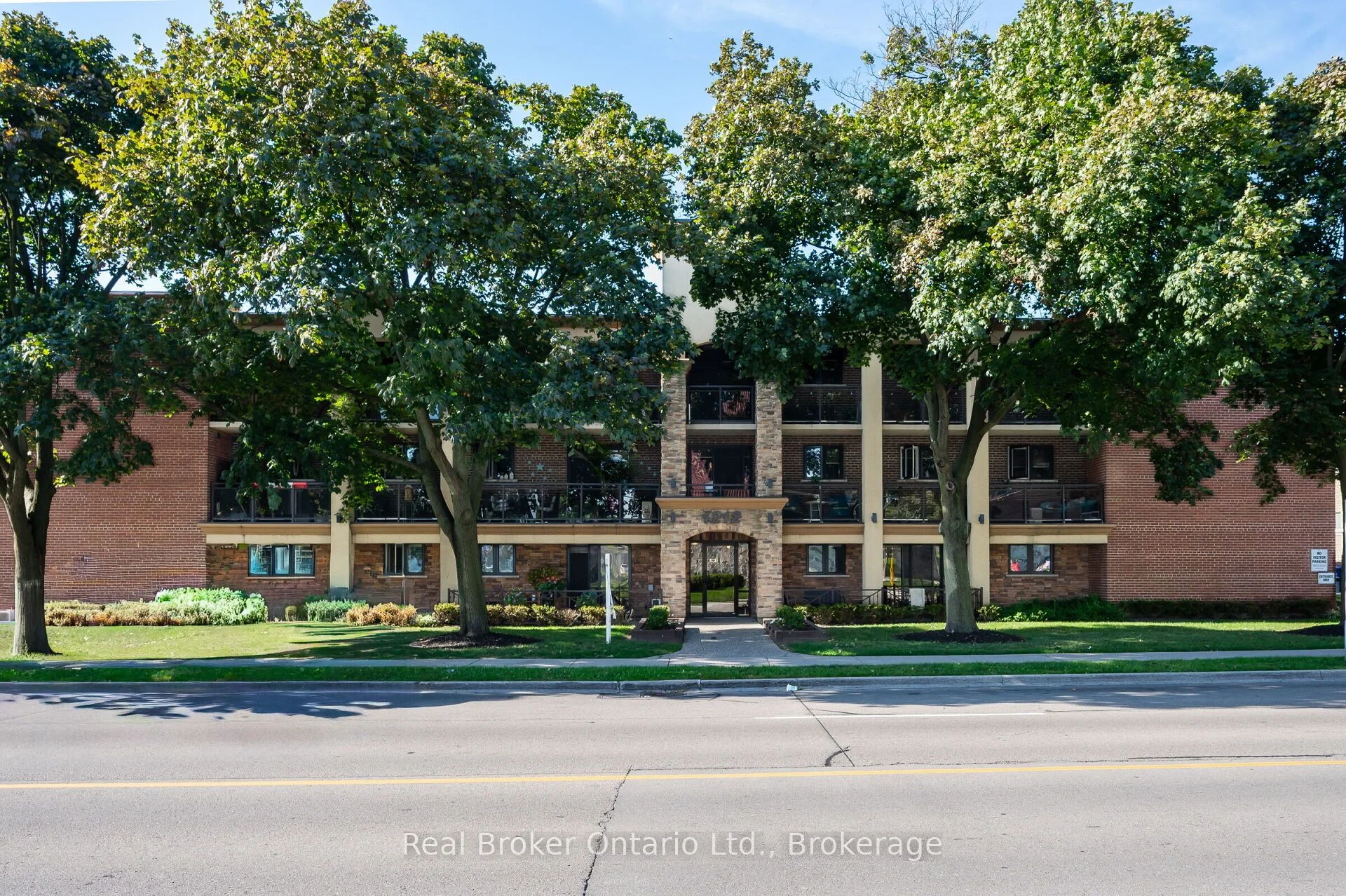 Condo Apartment in Hamilton
