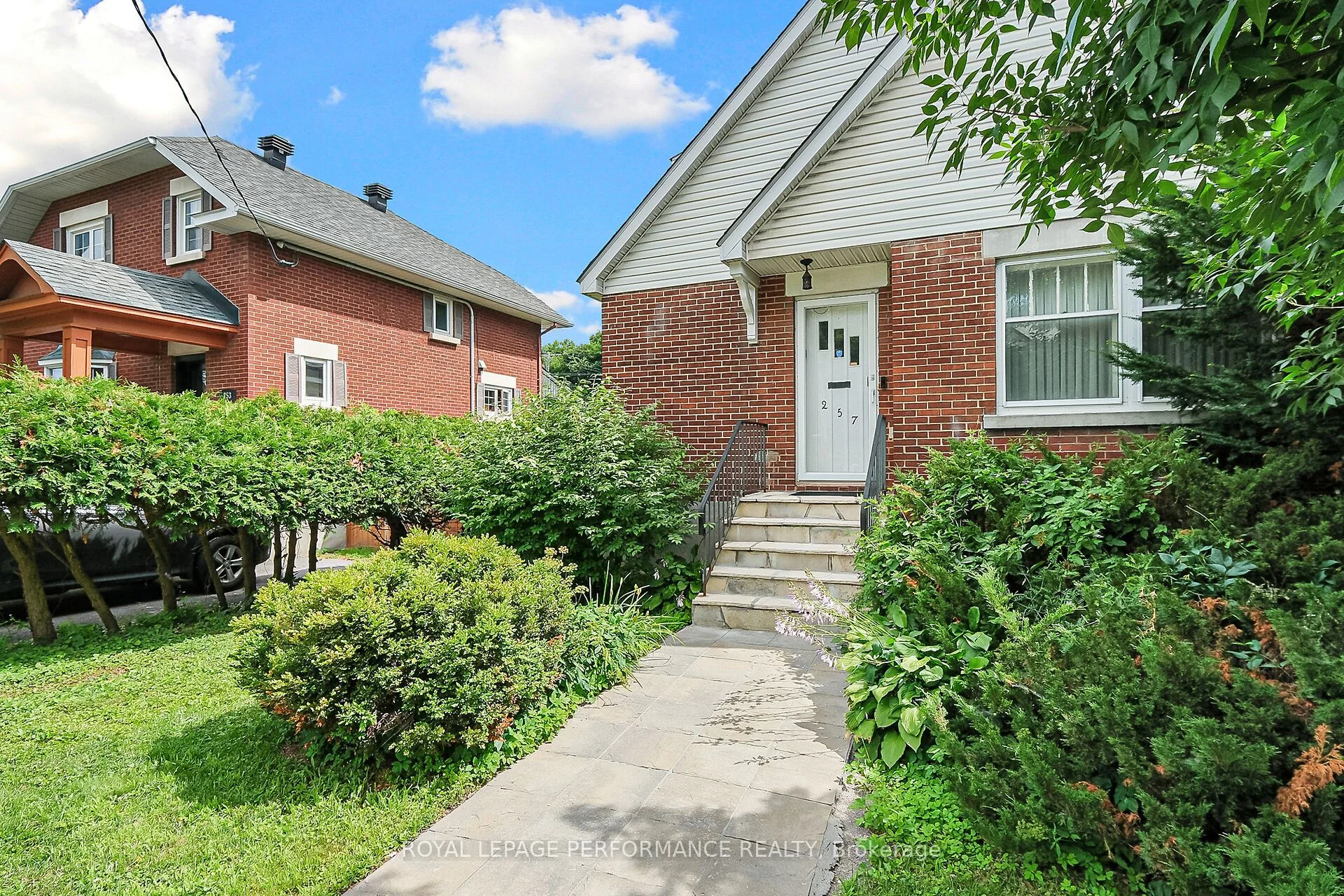 257 Fairmont Avenue, Dows Lake - Civic Hospital and Area, ON K1Y 1Y4
