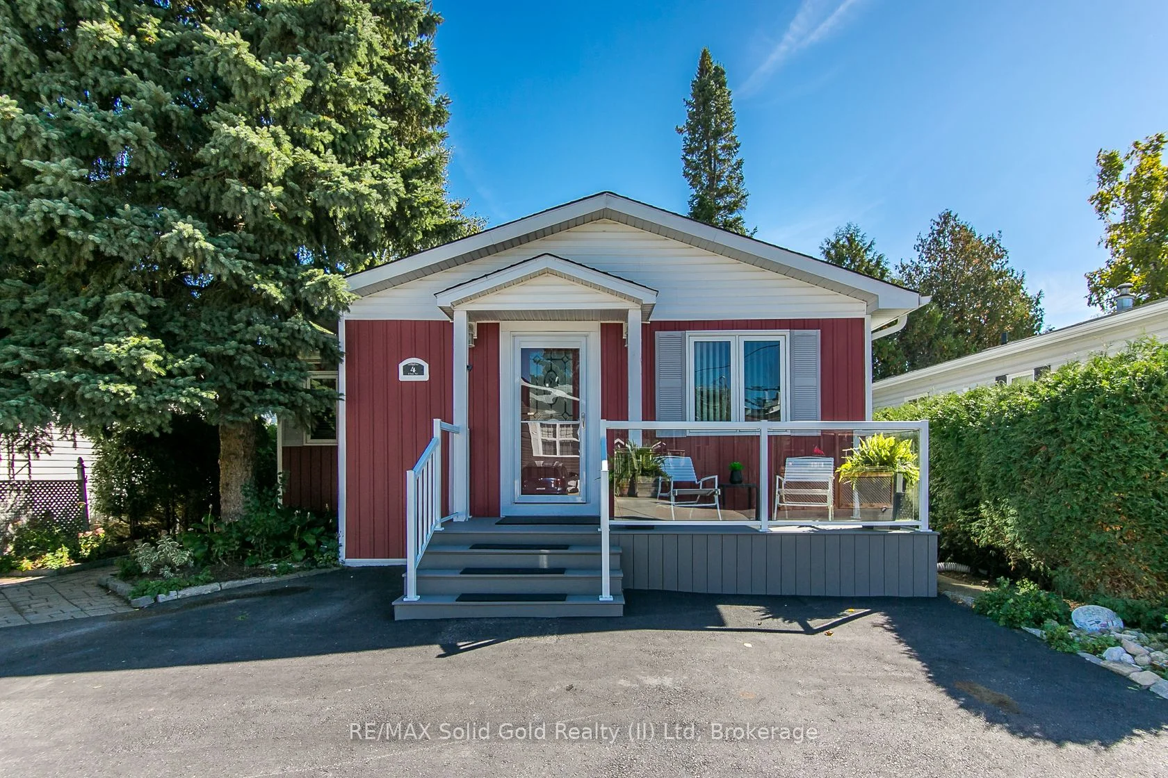Detached in Puslinch