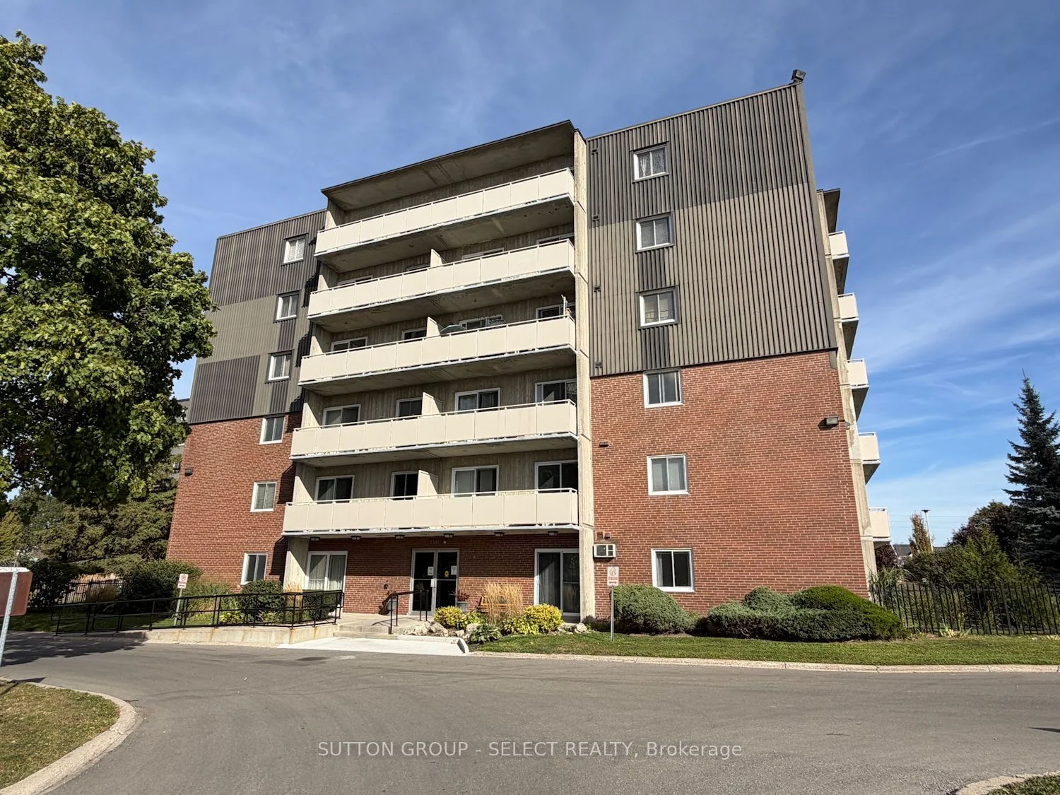 1104 Jalna Boulevard 104, London South, ON N6E 2S6