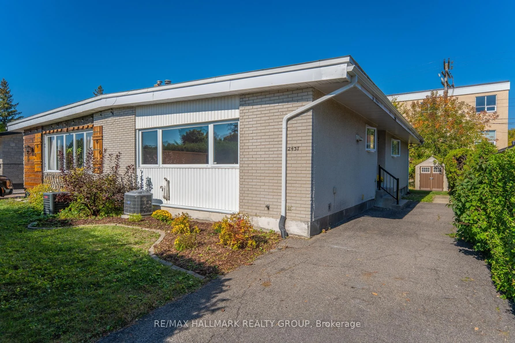2437 Tupper Avenue, Elmvale Acres and Area, ON K1G 1G6