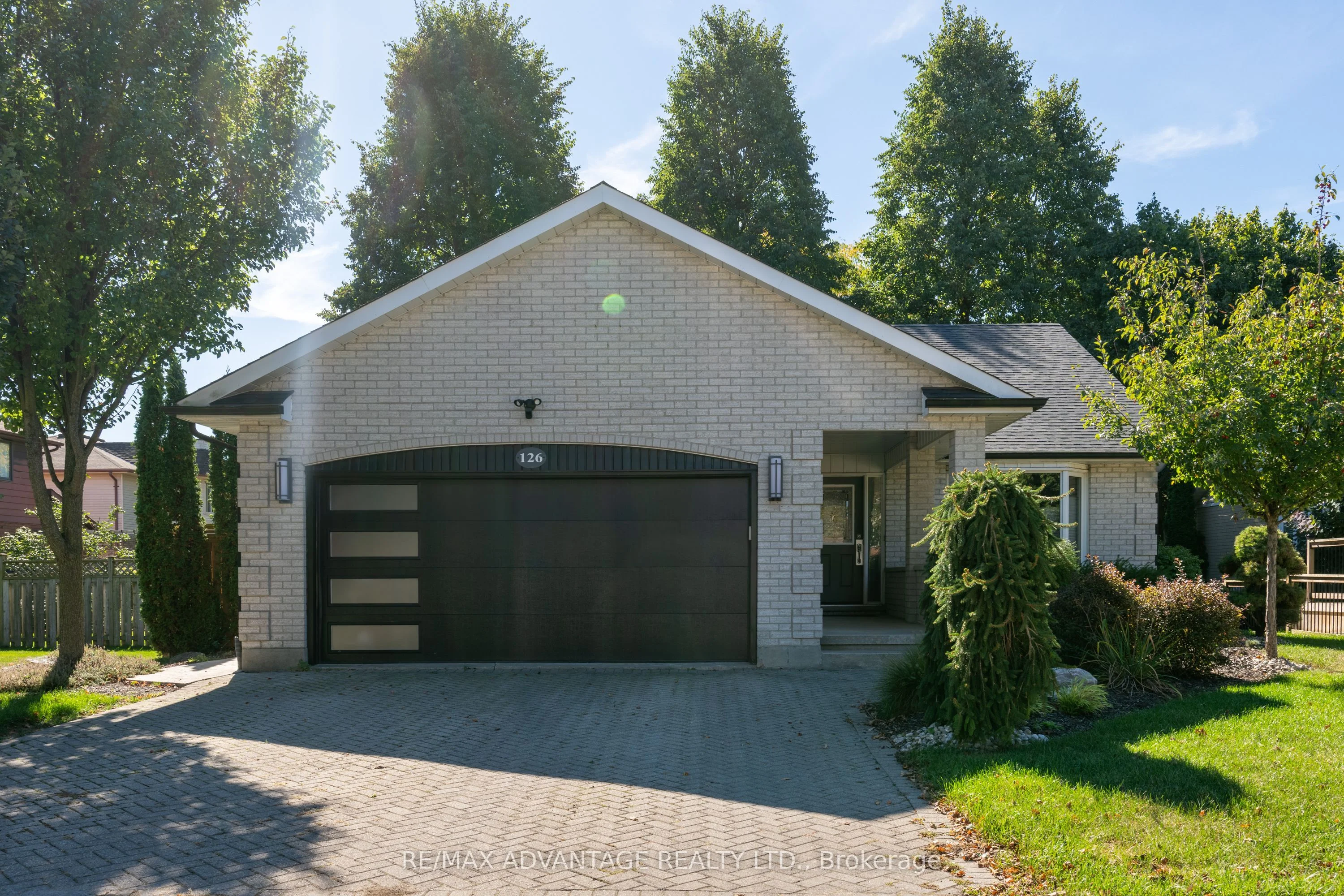 126 Mountainview Crescent, London South, ON N6J 4N1