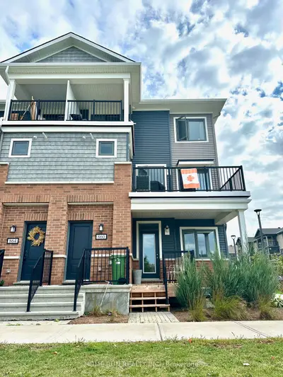 Condo Townhouse in Kanata