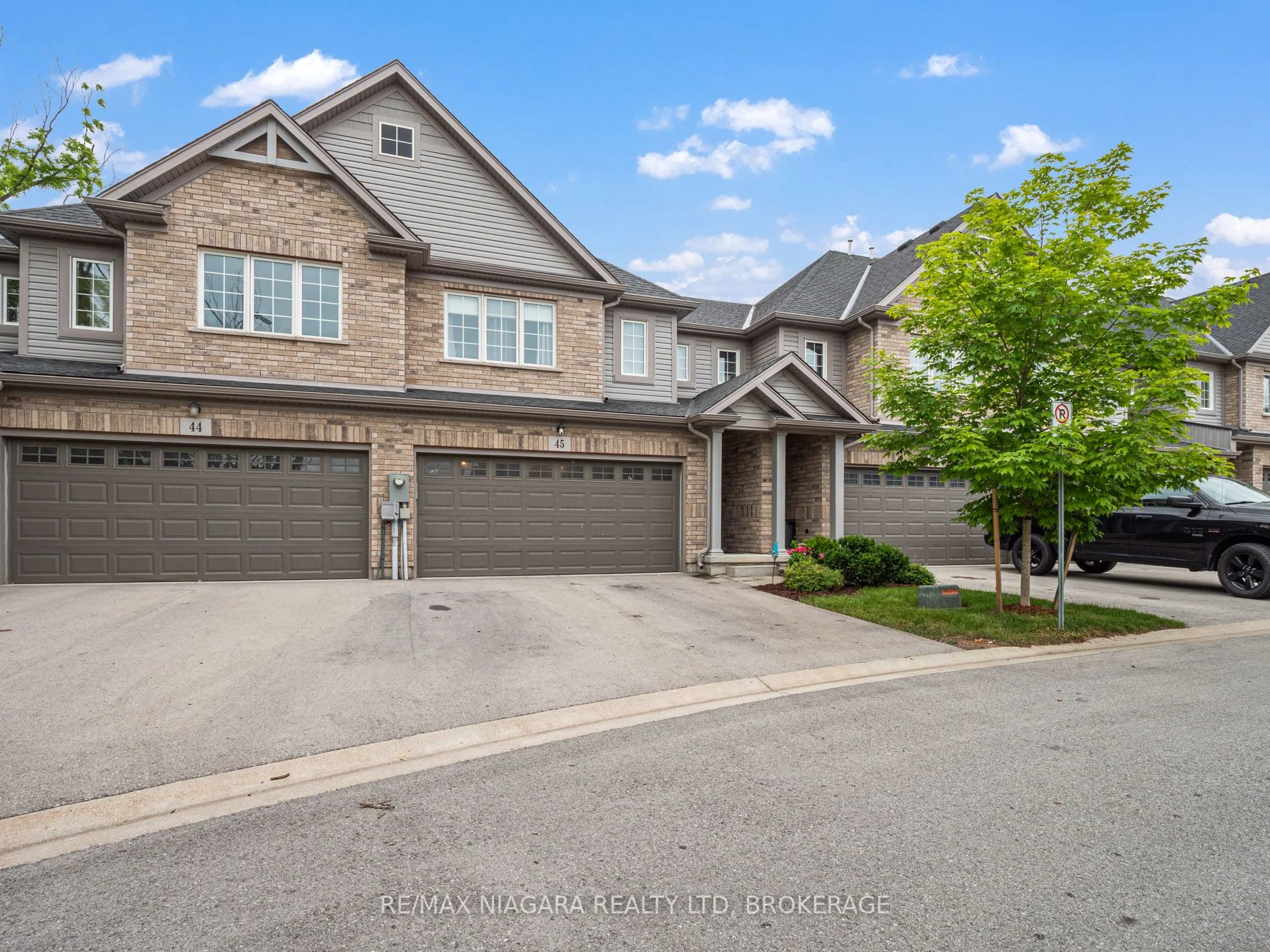 Condo Townhouse in Fort Erie