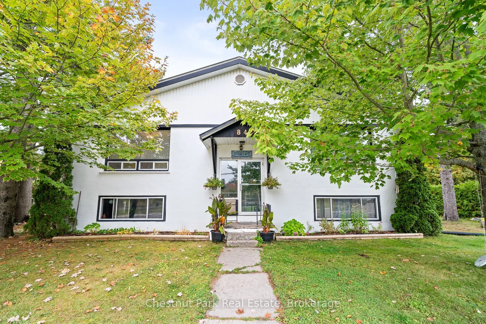 84 Hiram Street, Bracebridge, ON P1L 1S6