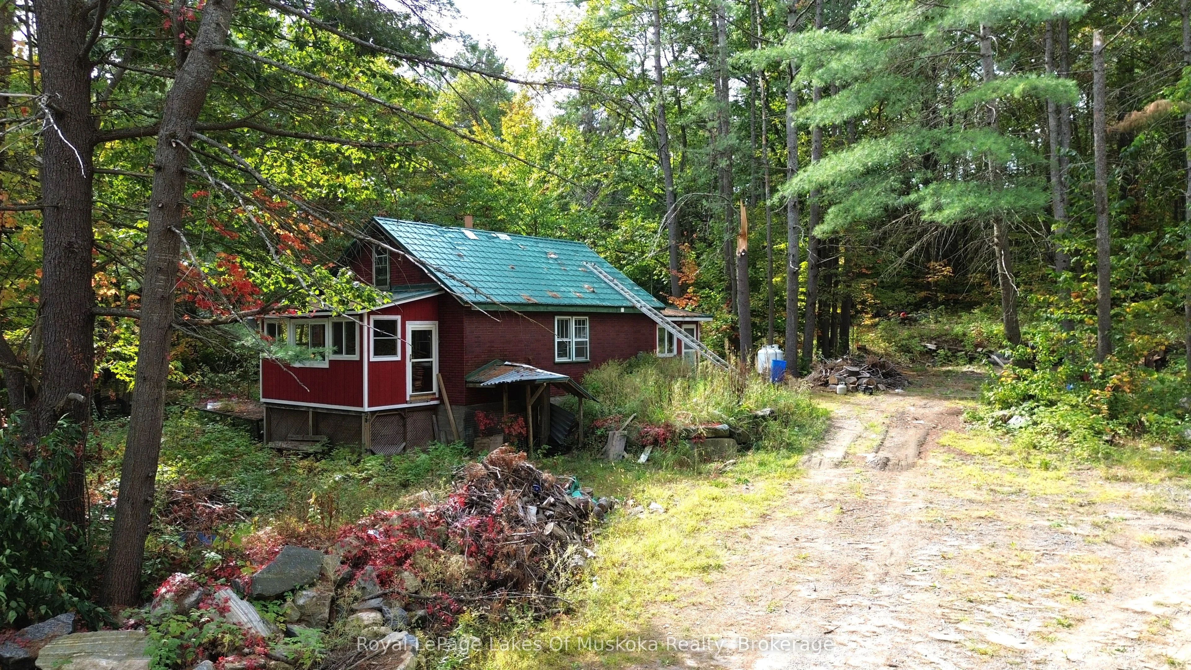 1011 West Black Lake Road, Muskoka Lakes, ON P0C 1M0