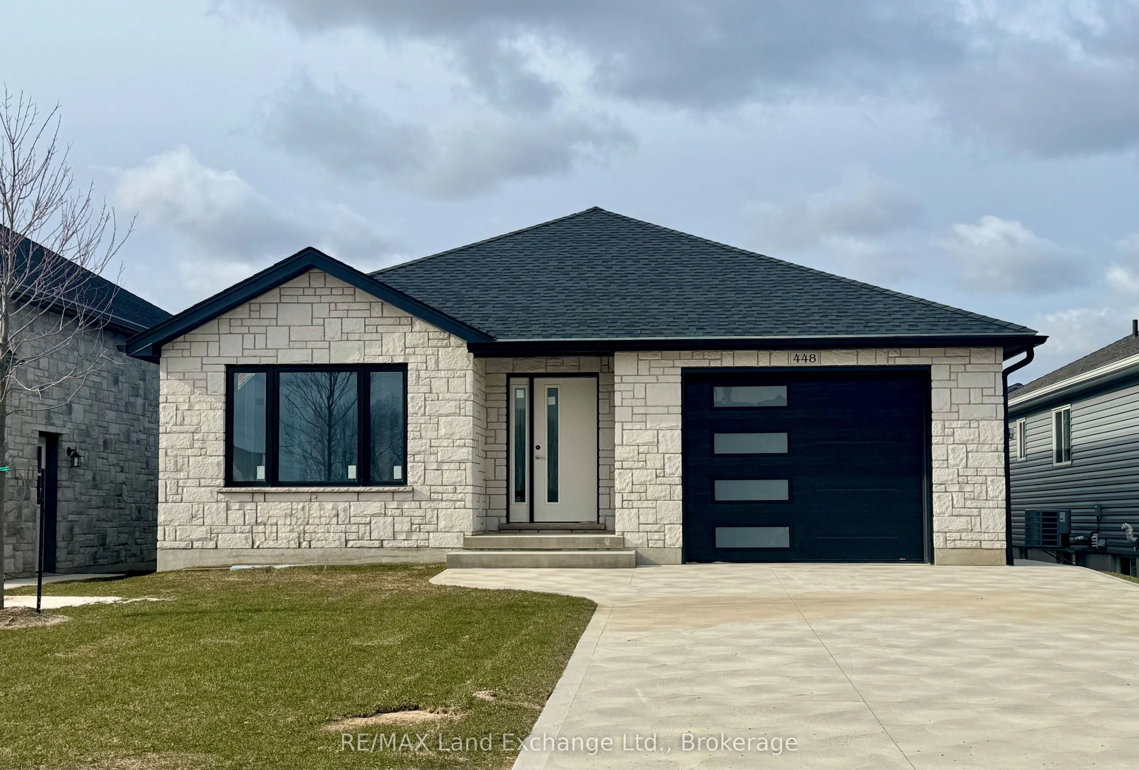 448 BURNSIDE Street, Saugeen Shores, ON N0H 2C3