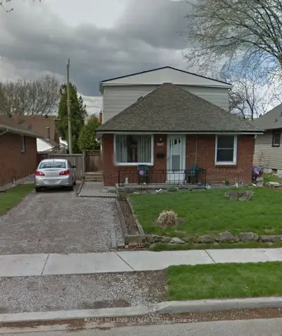 Detached in Windsor