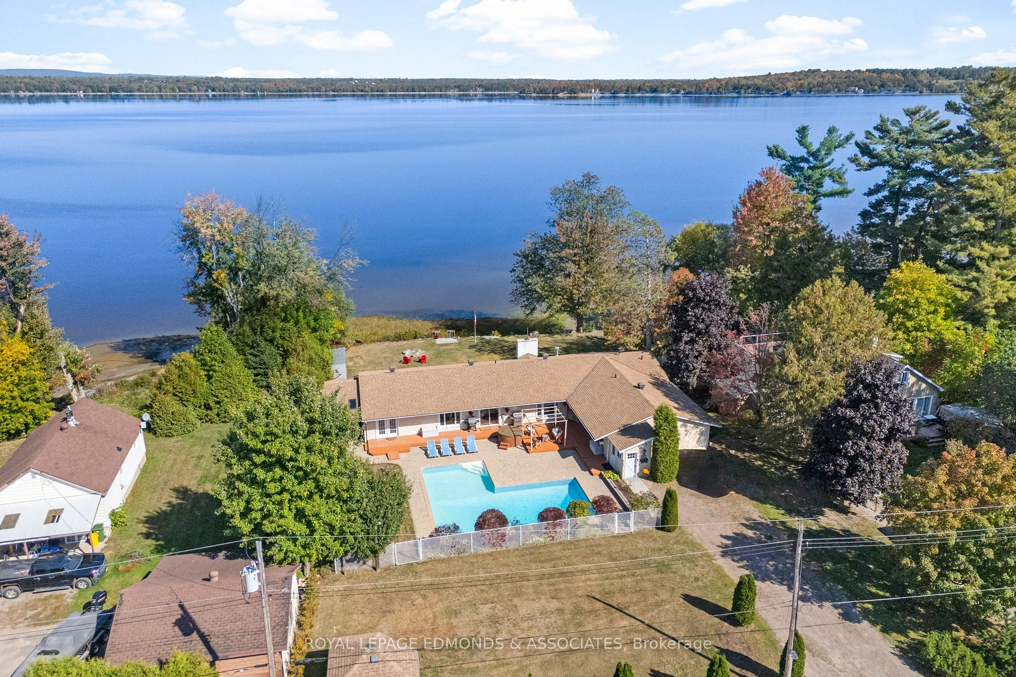 1227 Burns Drive, Laurentian Valley, ON K8A 7M9