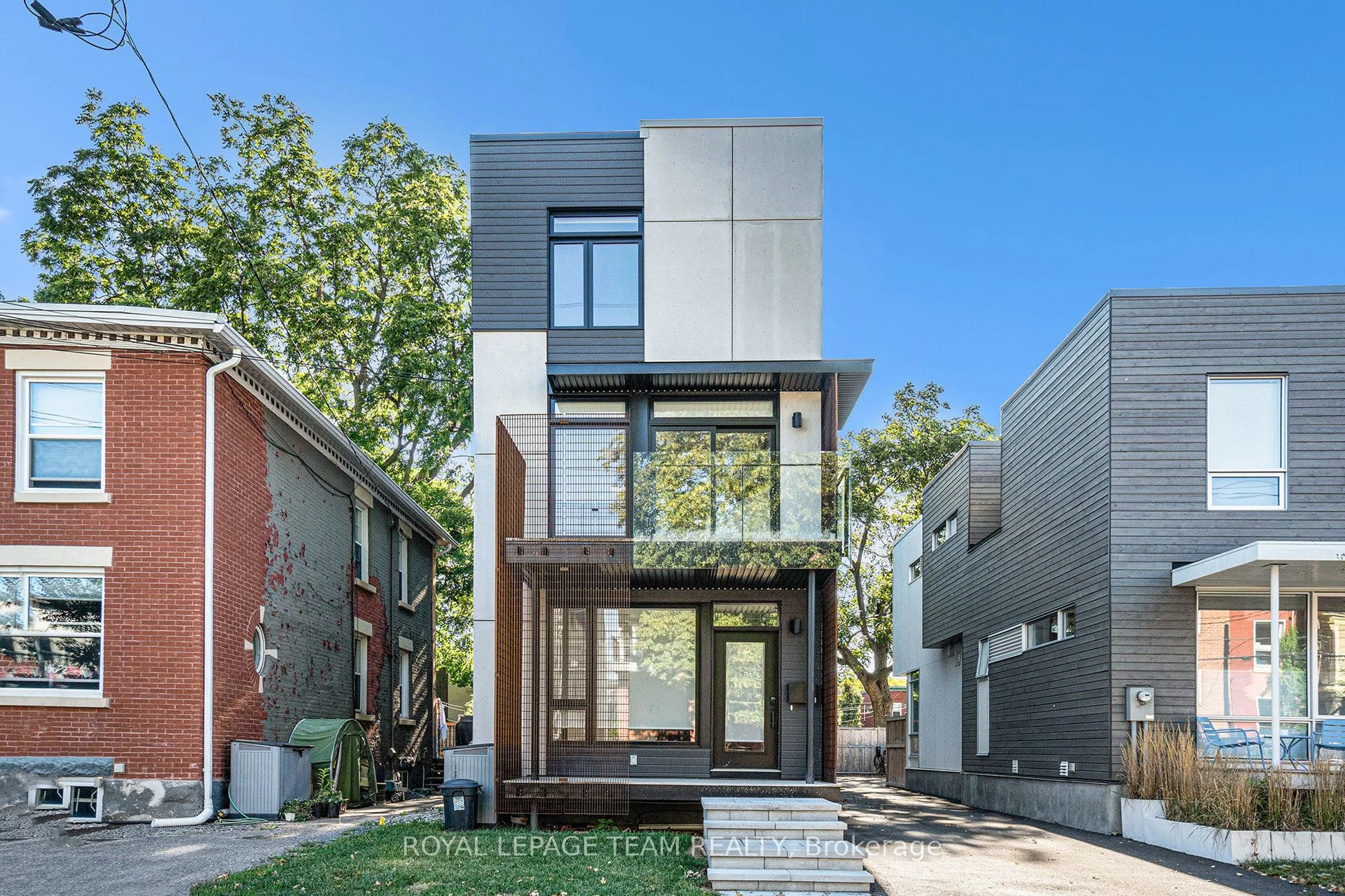 90 HAMILTON Avenue N, Tunneys Pasture and Ottawa West, ON K1Y 1B9