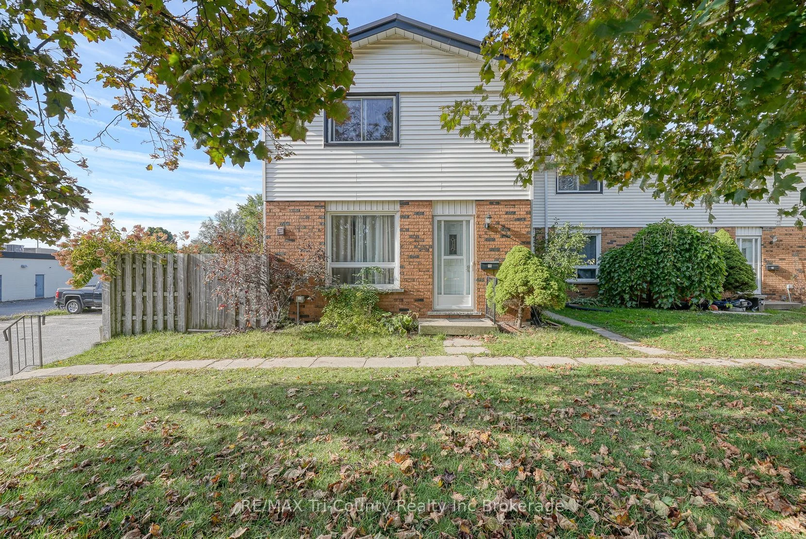 15 Devonshire Avenue 7, Tillsonburg, ON N4G 4K7