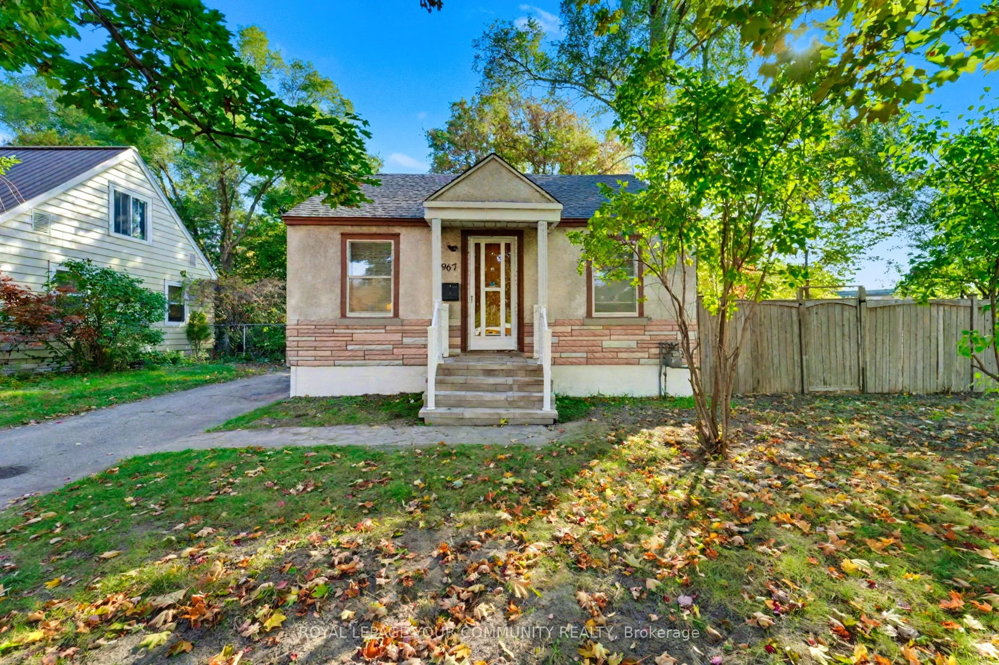 967 Merivale Road, Carlington - Central Park, On K1z 6a3
