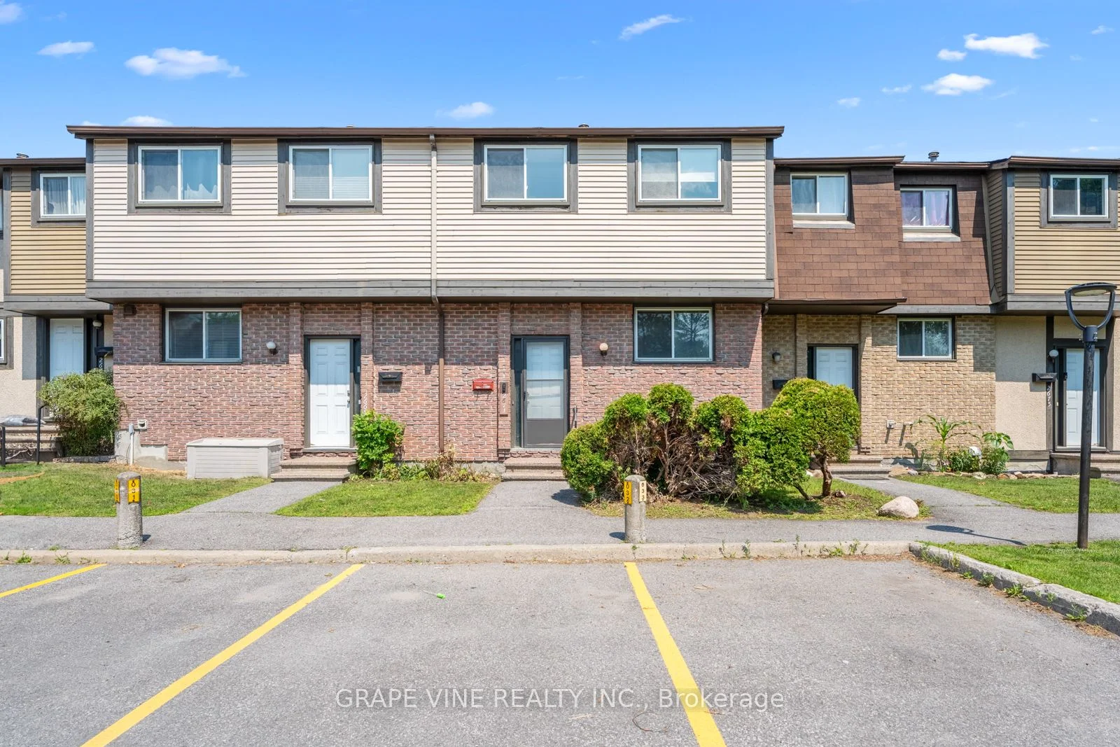 2671 Pimlico Crescent 31, Blossom Park - Airport and Area, ON K1T 2A6