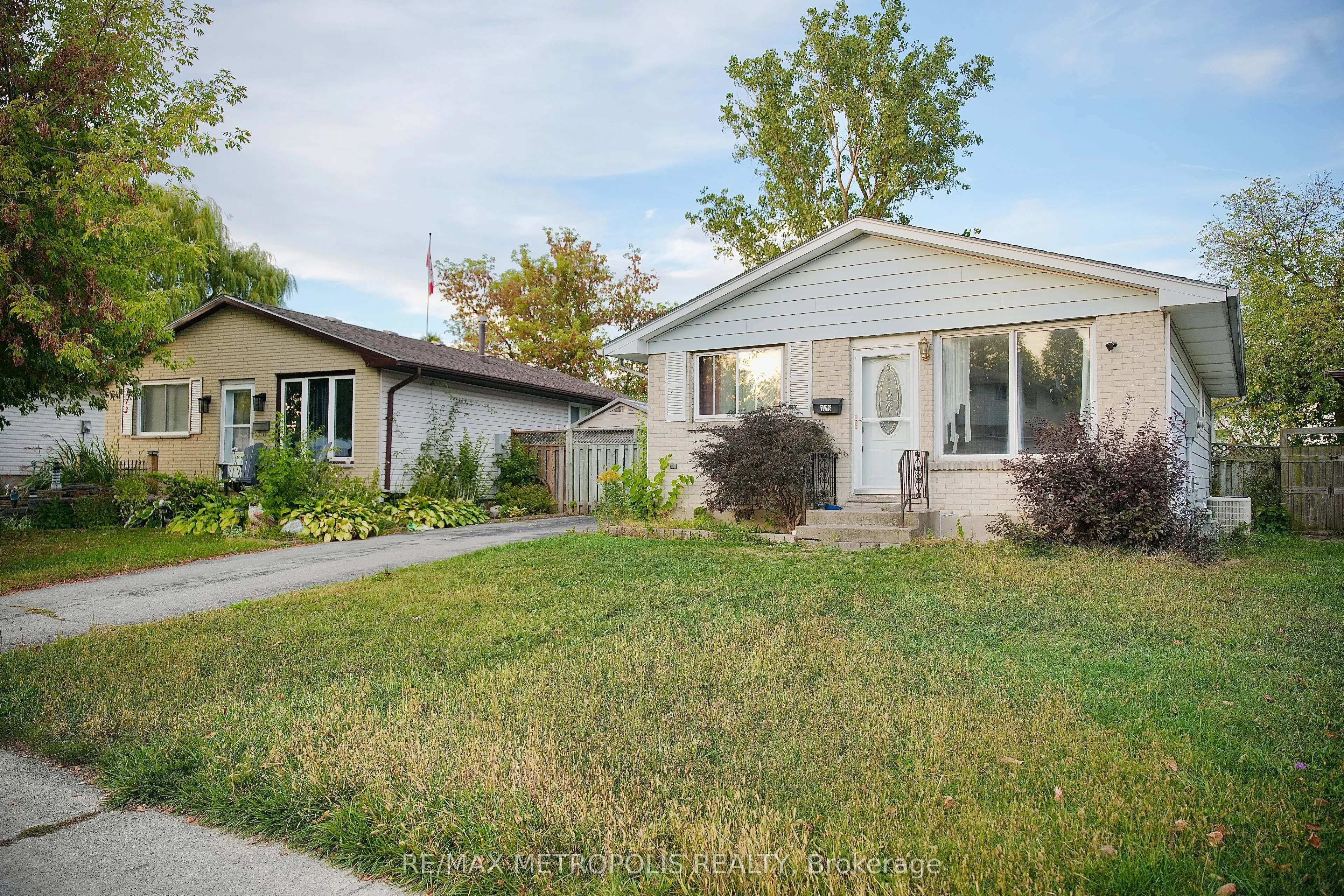 176 Culver Crescent Main Fl, London East, ON N5V 3G7